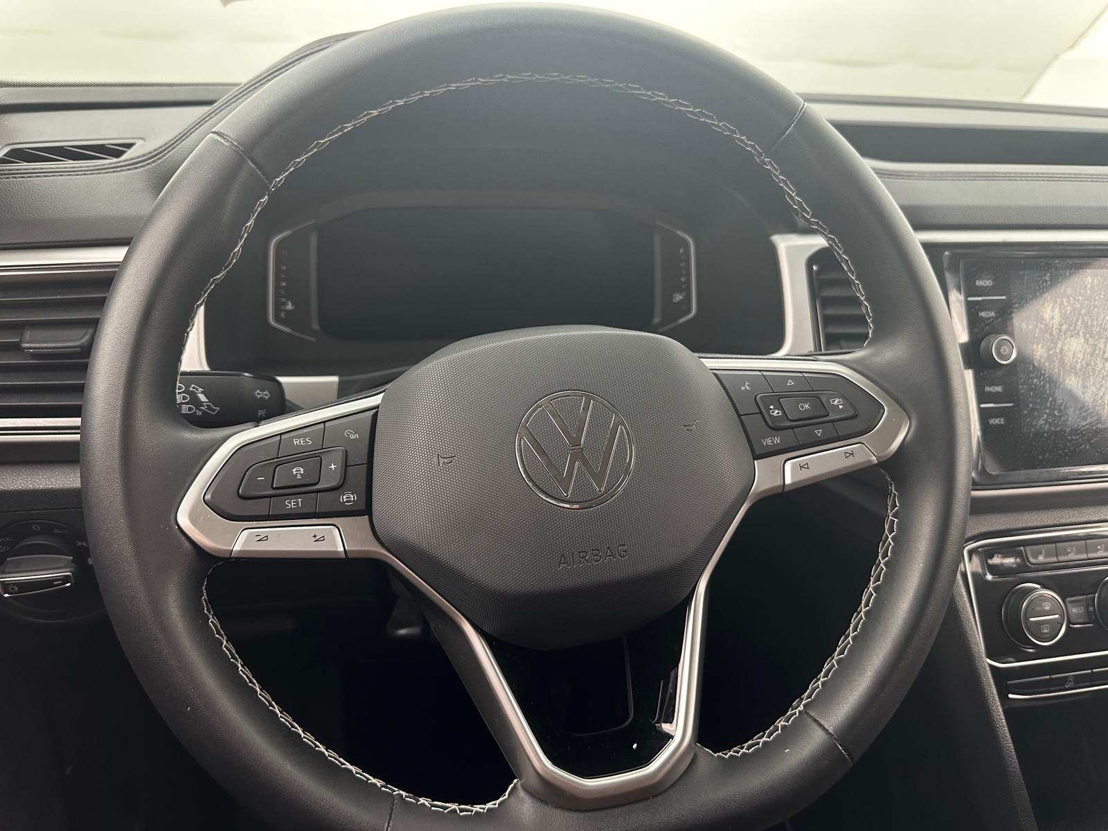 Thumbnail: 2023 Volkswagen Atlas - 4