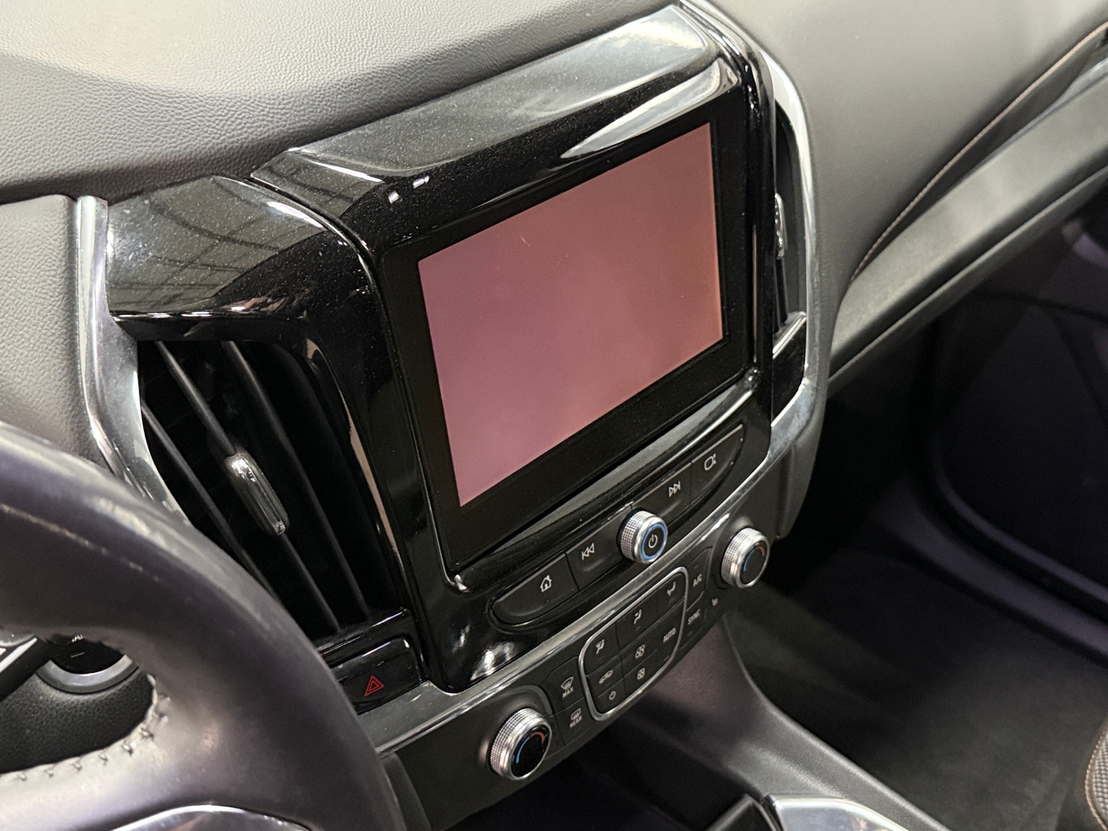 Thumbnail: 2018 Chevrolet Traverse - 4