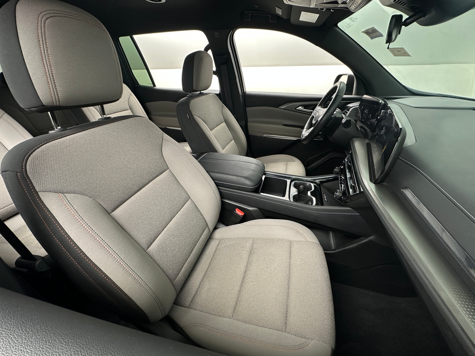 Thumbnail: 2025 Chevrolet Traverse - 2