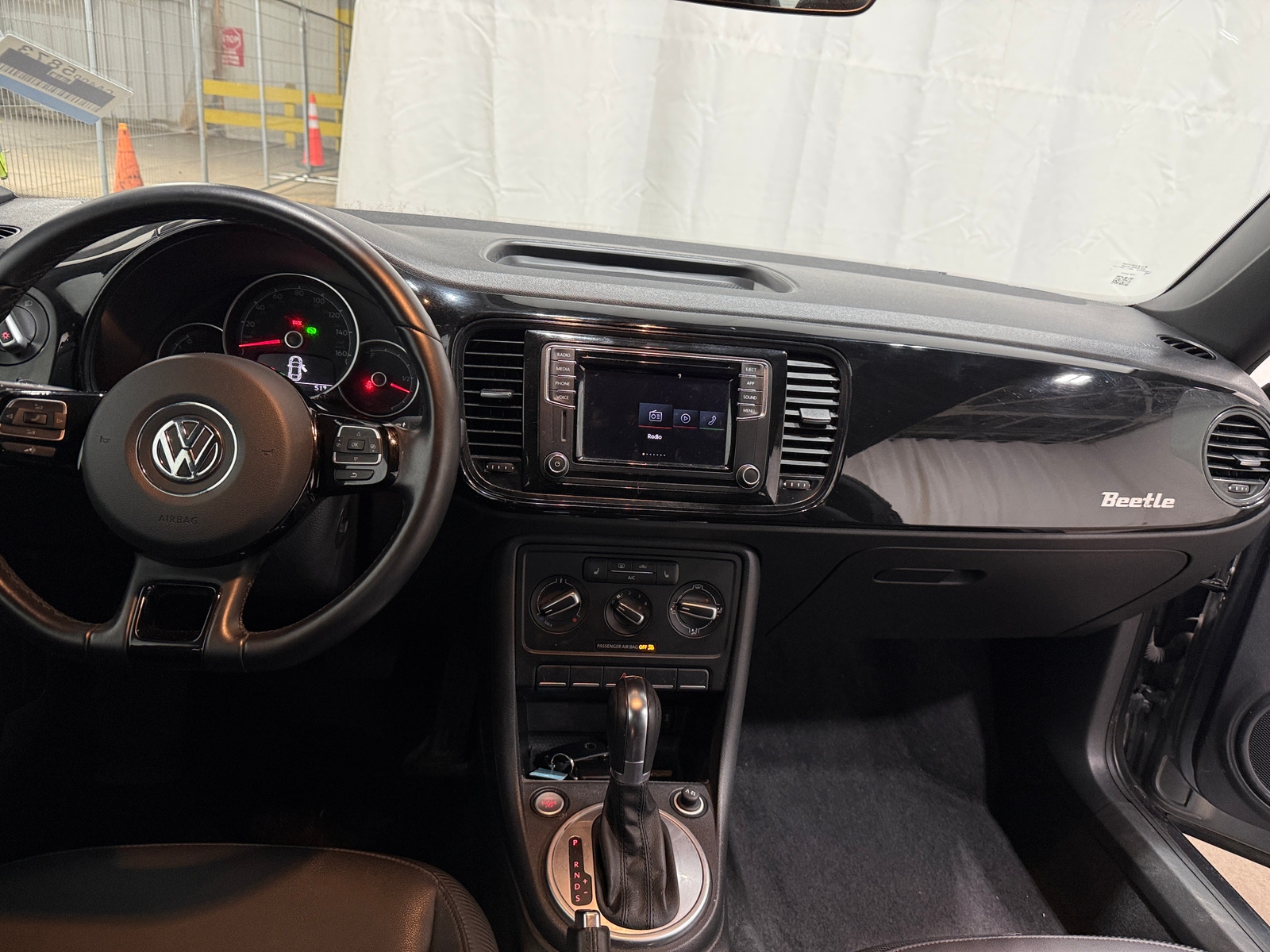 Thumbnail: 2018 Volkswagen Beetle - 3