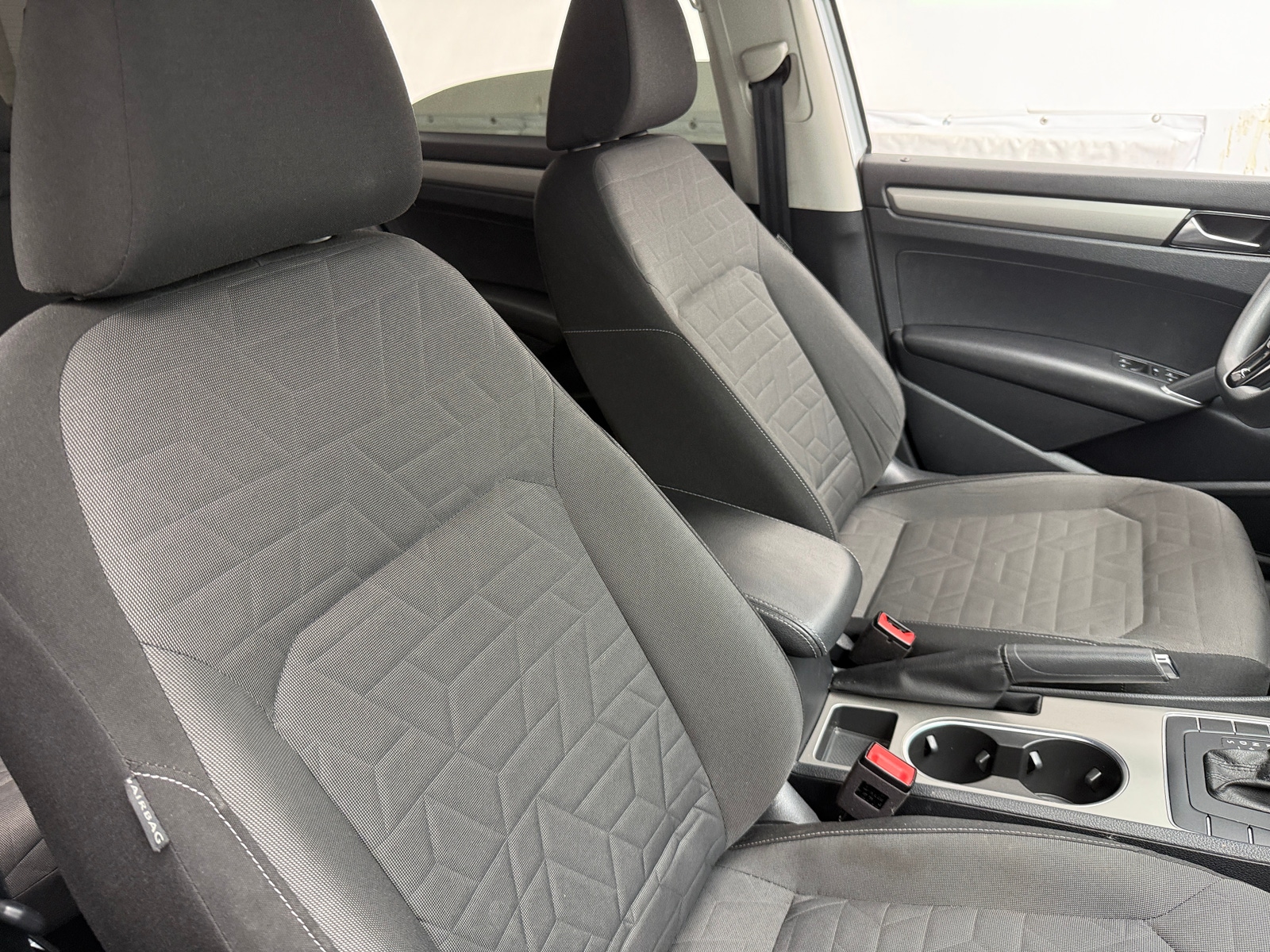 Thumbnail: 2020 Volkswagen Passat - 2