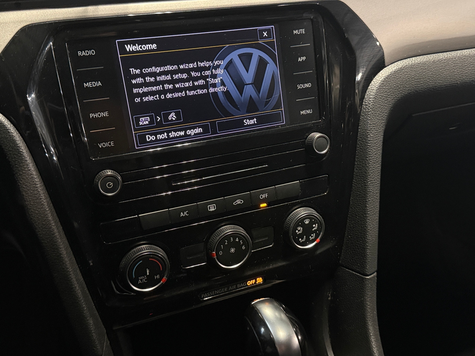 Thumbnail: 2020 Volkswagen Passat - 4