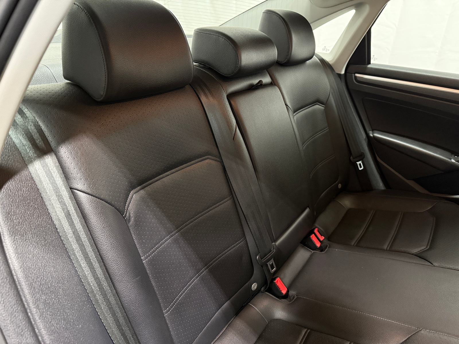 Thumbnail: 2016 Volkswagen Passat - 6