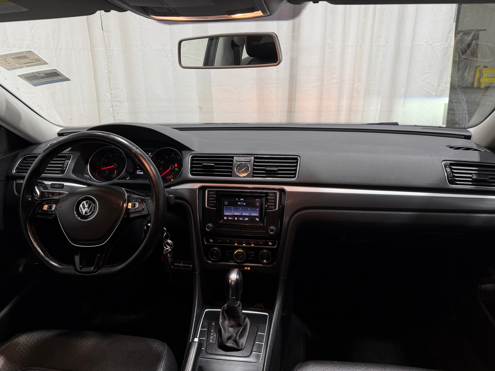 Thumbnail: 2016 Volkswagen Passat - 3