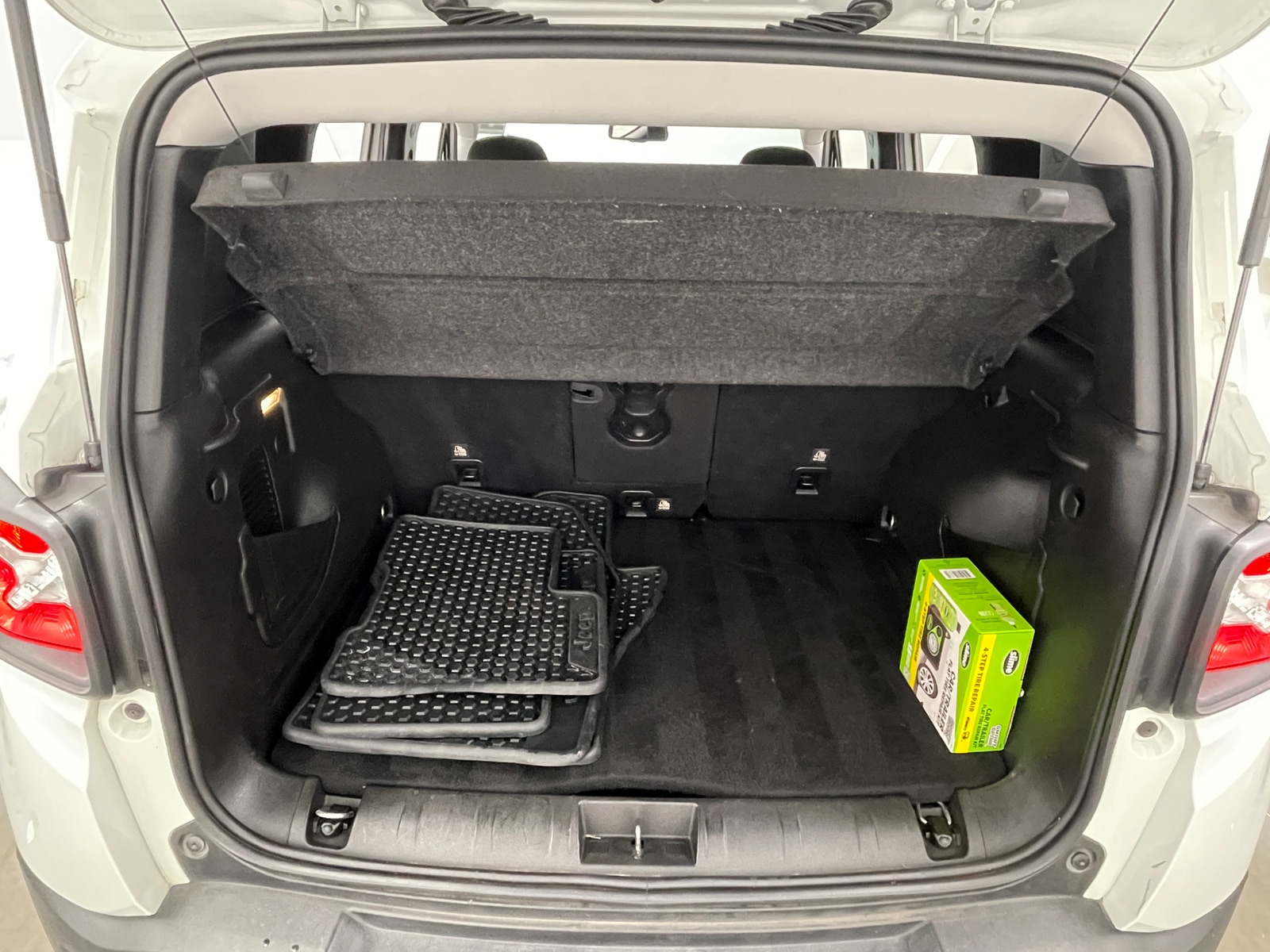 Thumbnail: 2021 Jeep Renegade - 7