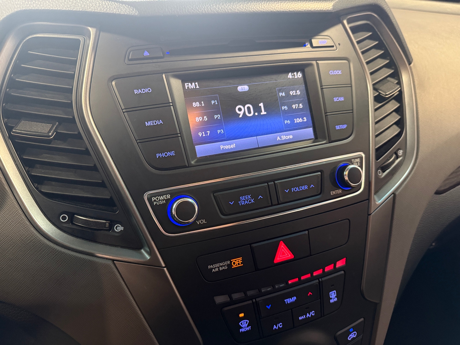 Thumbnail: 2018 Hyundai Santa Fe - 4