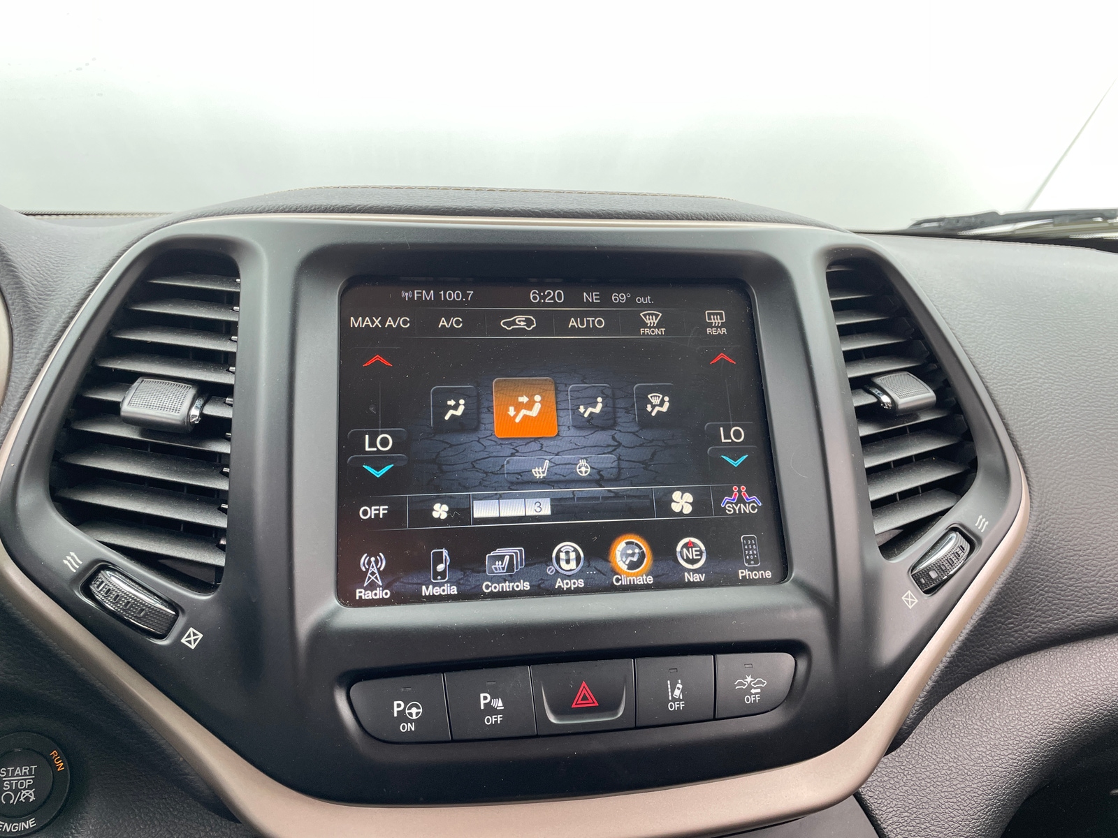 Thumbnail: 2015 Jeep Cherokee - 3