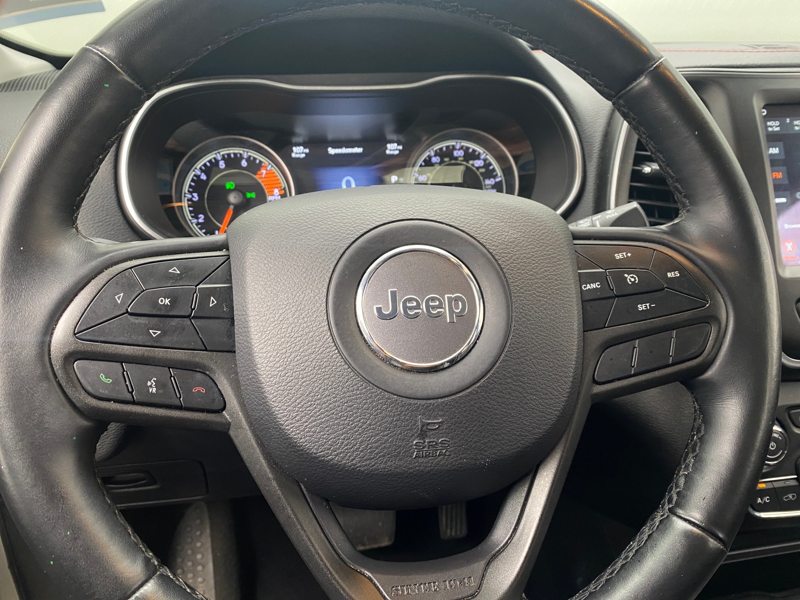 Thumbnail: 2019 Jeep Cherokee - 5