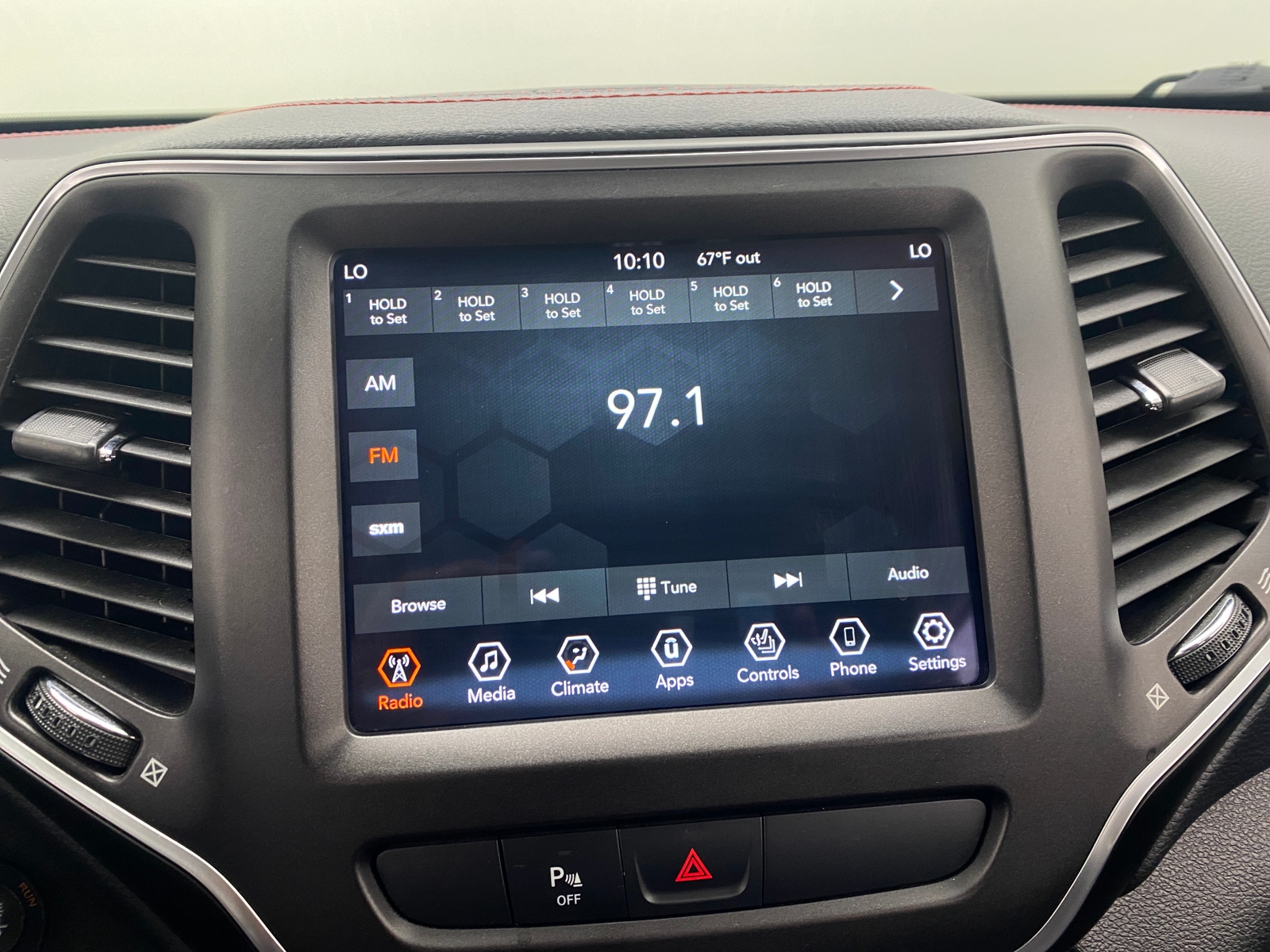 Thumbnail: 2019 Jeep Cherokee - 4