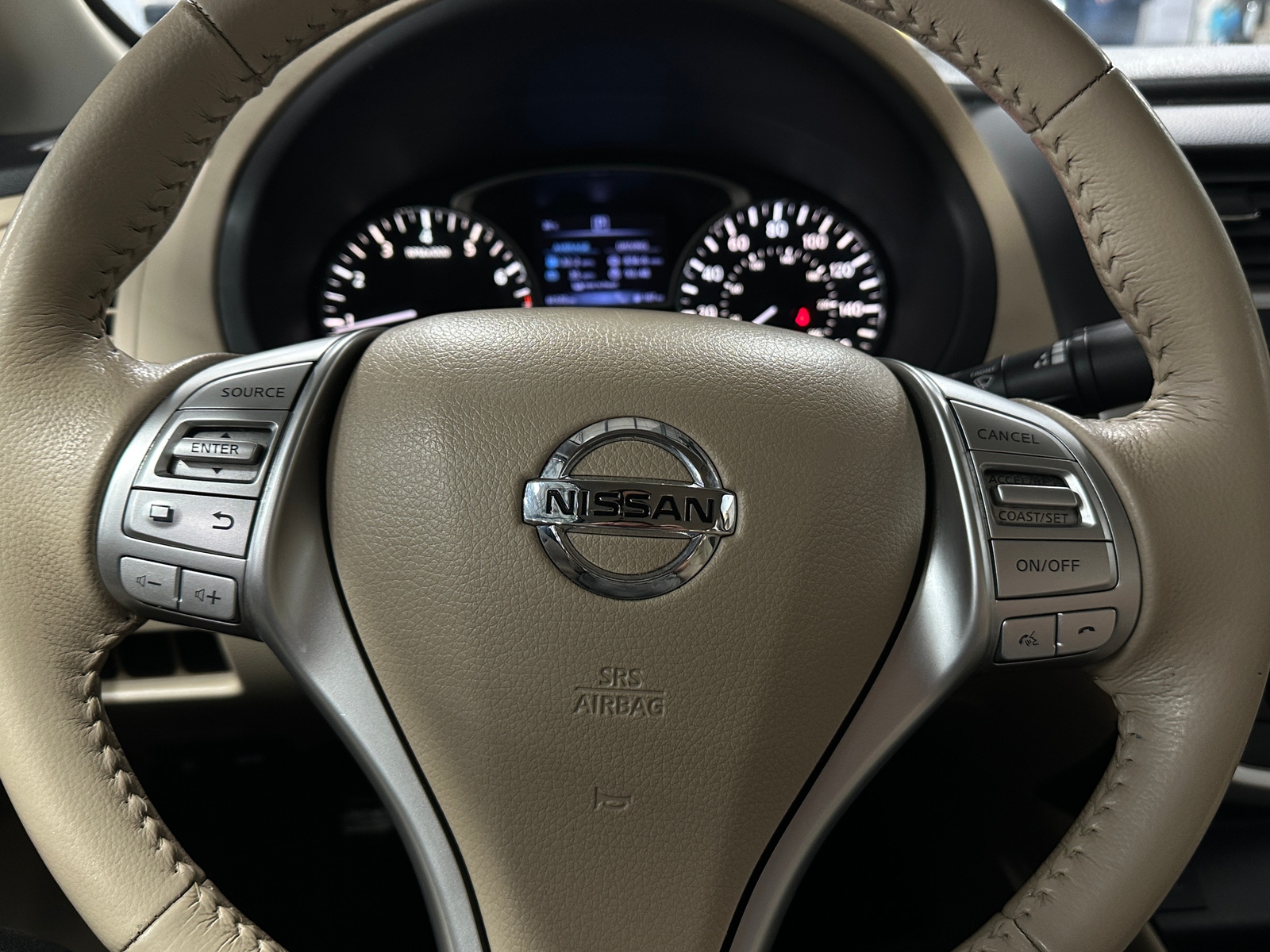 Thumbnail: 2017 Nissan Altima - 5