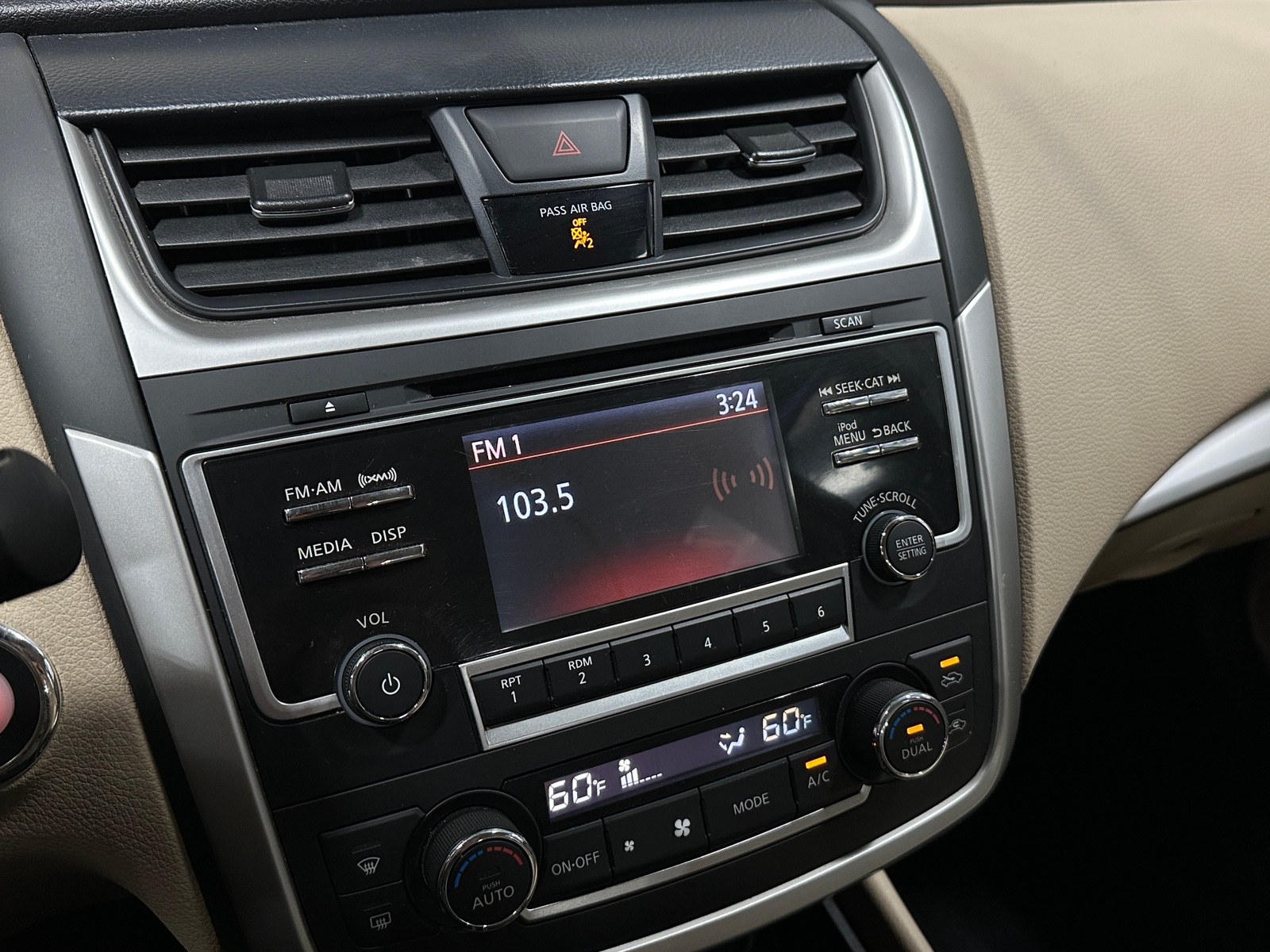 Thumbnail: 2017 Nissan Altima - 4