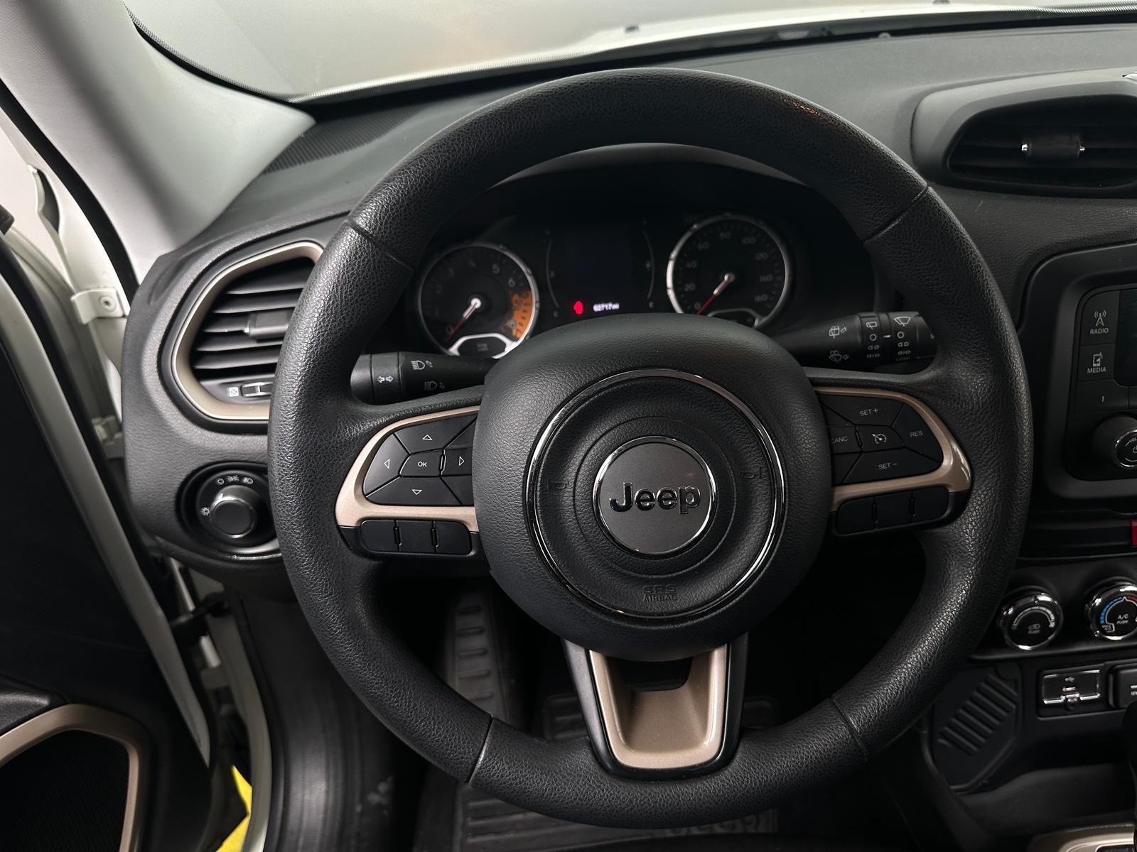 Thumbnail: 2017 Jeep Renegade - 5