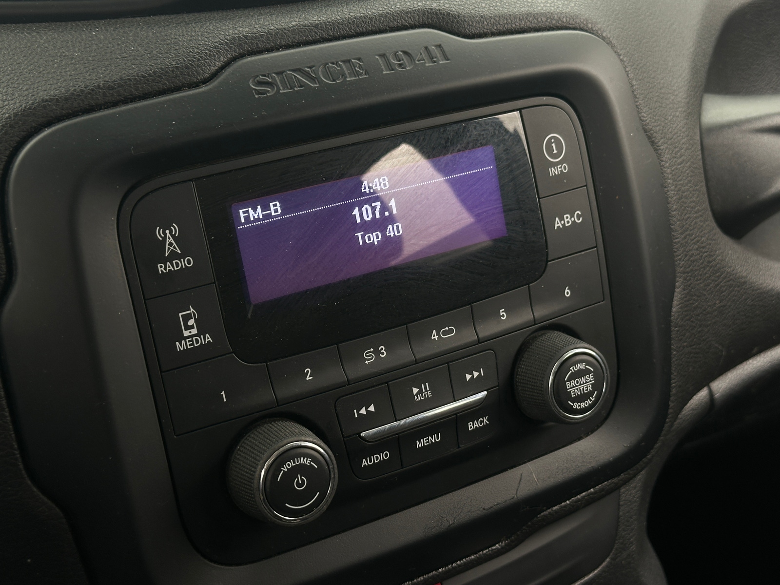 Thumbnail: 2017 Jeep Renegade - 4