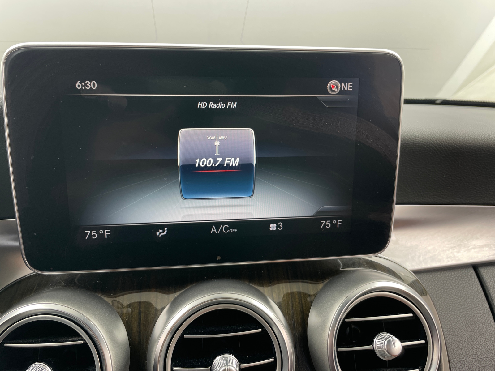 Thumbnail: 2017 Mercedes-Benz C-Class - 3