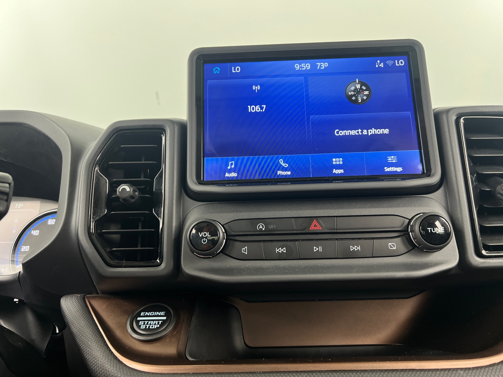 Thumbnail: 2022 Ford Bronco Sport - 3