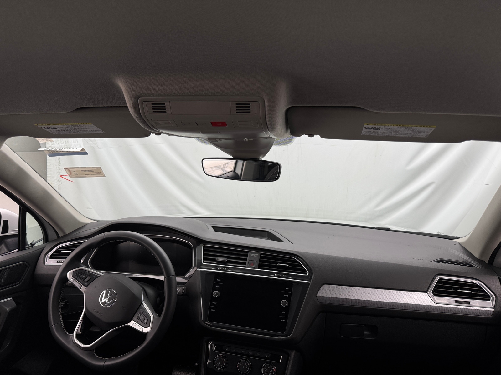 Thumbnail: 2024 Volkswagen Tiguan - 3