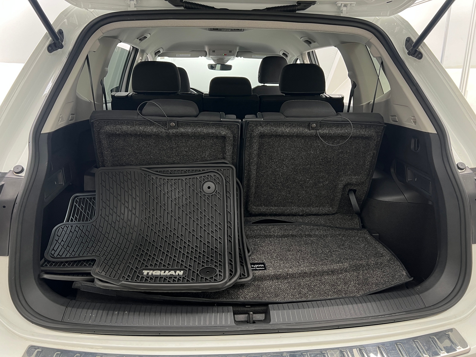 Thumbnail: 2024 Volkswagen Tiguan - 7