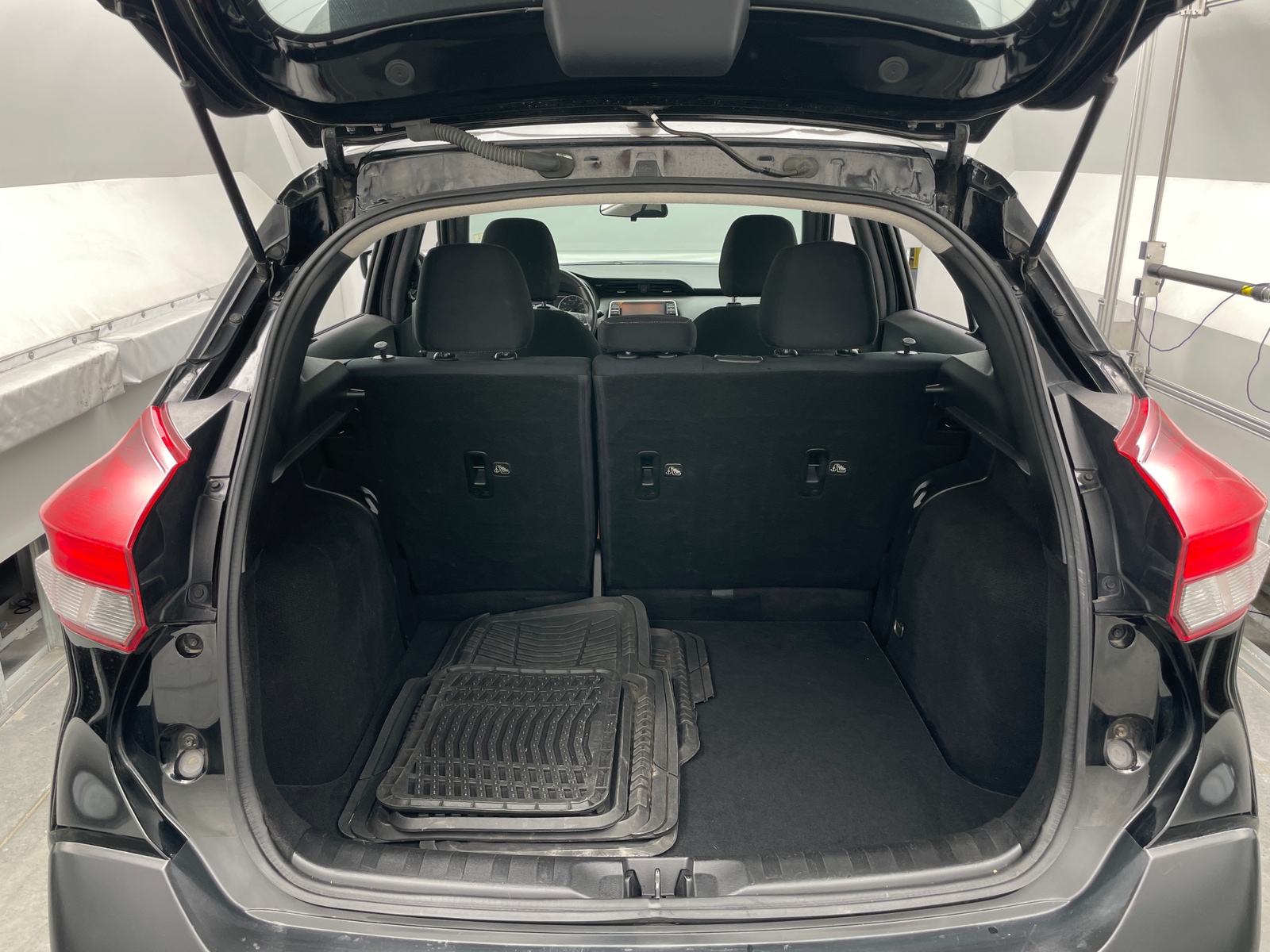 Thumbnail: 2018 Nissan Kicks - 7