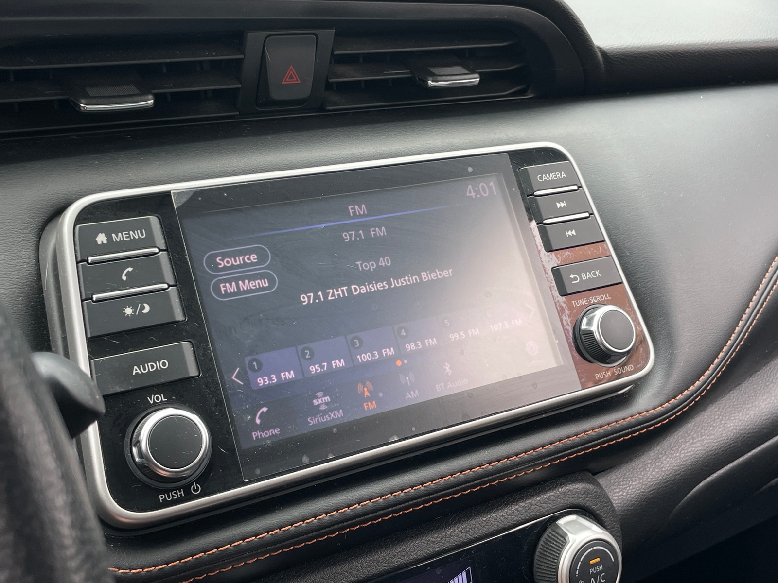 Thumbnail: 2018 Nissan Kicks - 4