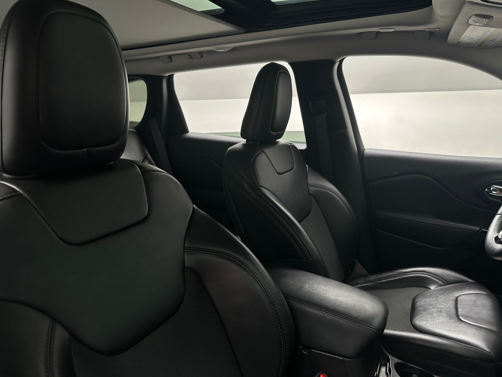 Thumbnail: 2019 Jeep Cherokee - 2