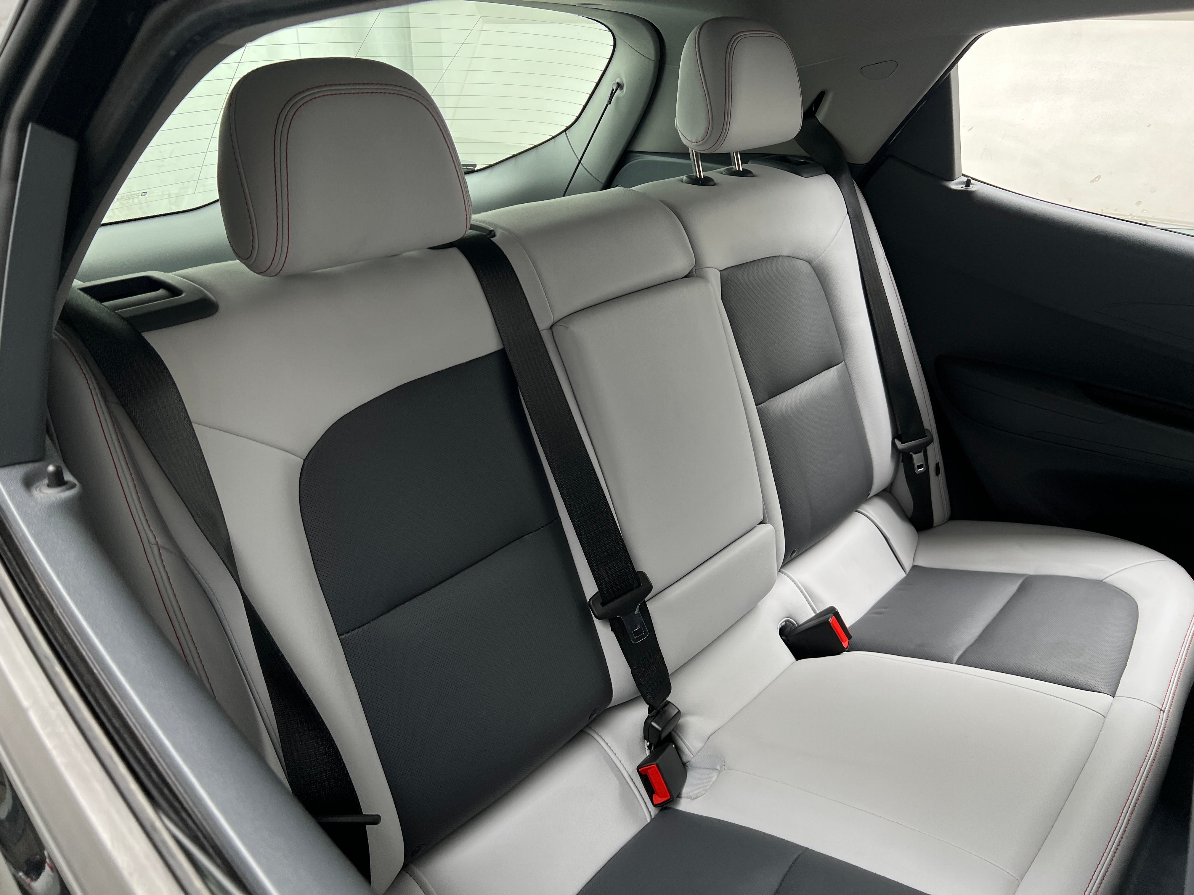 Used 2020 Chevrolet Bolt EV Premier with VIN 1G1FZ6S03L4137830 for sale in Oak Creek, WI