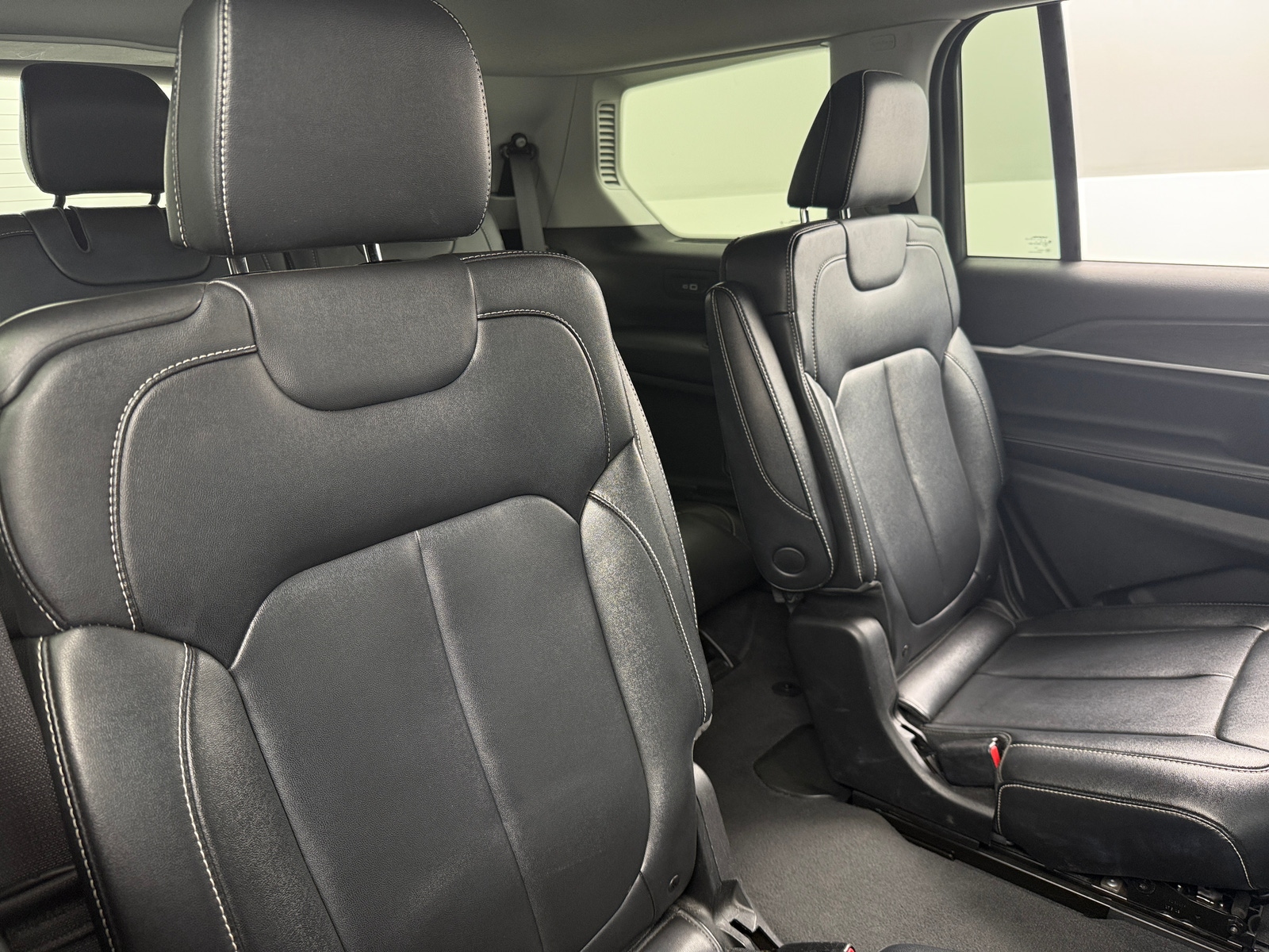 Thumbnail: 2023 Jeep Grand Cherokee L - 5