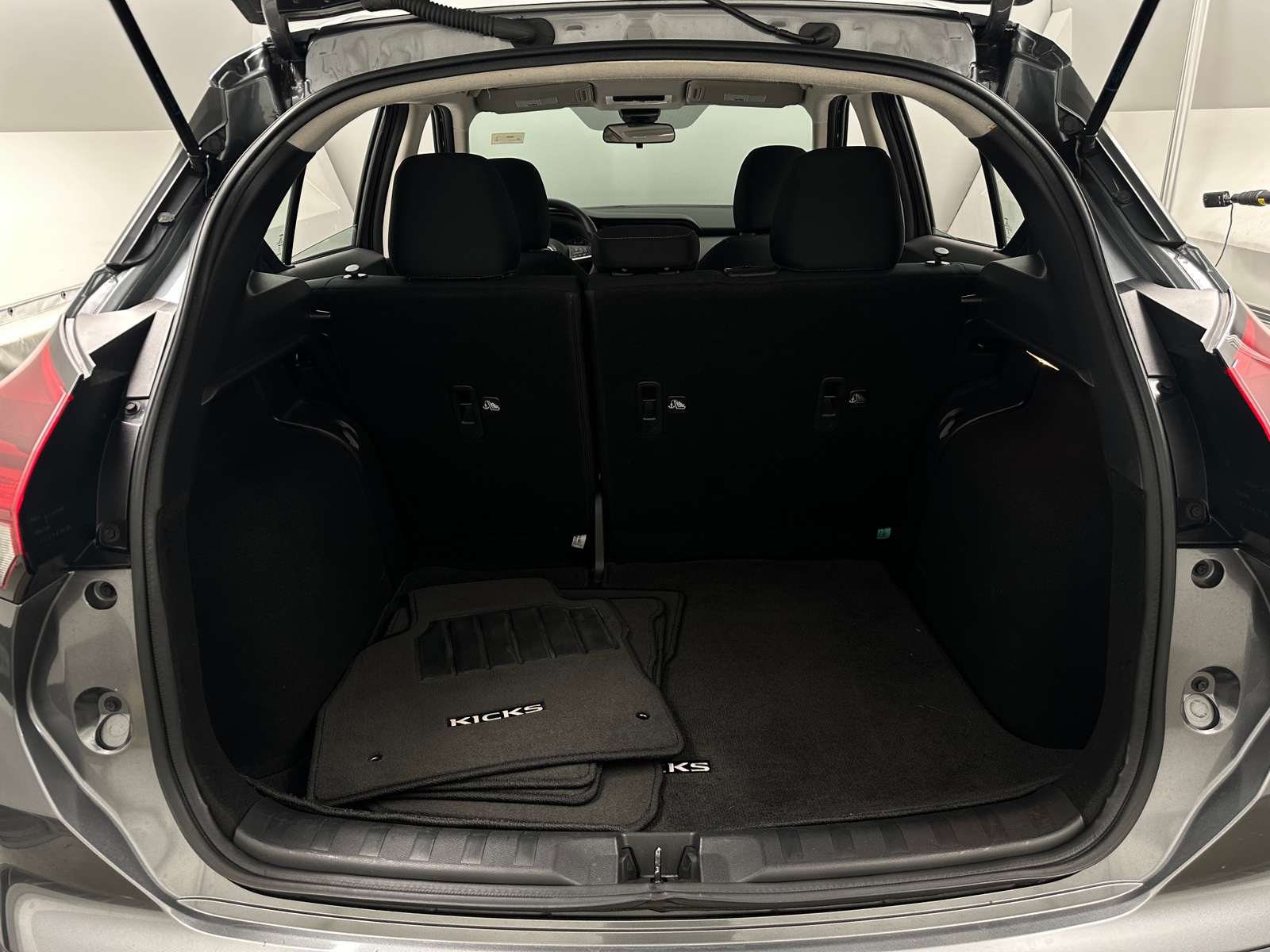 Thumbnail: 2023 Nissan Kicks - 7