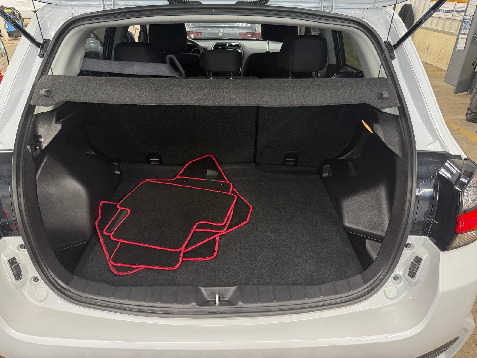 Thumbnail: 2024 Mitsubishi Outlander Sport - 7