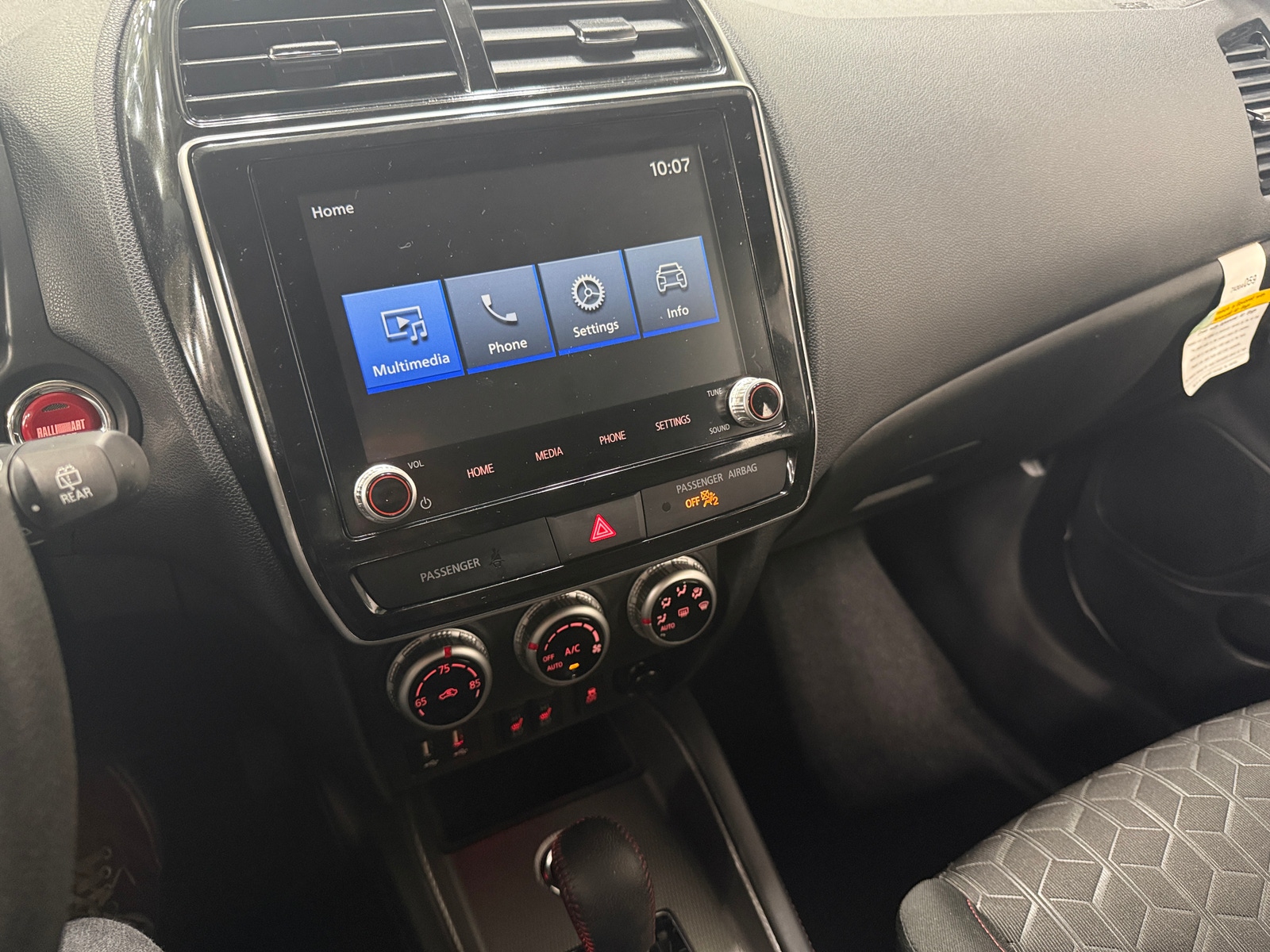 Thumbnail: 2024 Mitsubishi Outlander Sport - 4