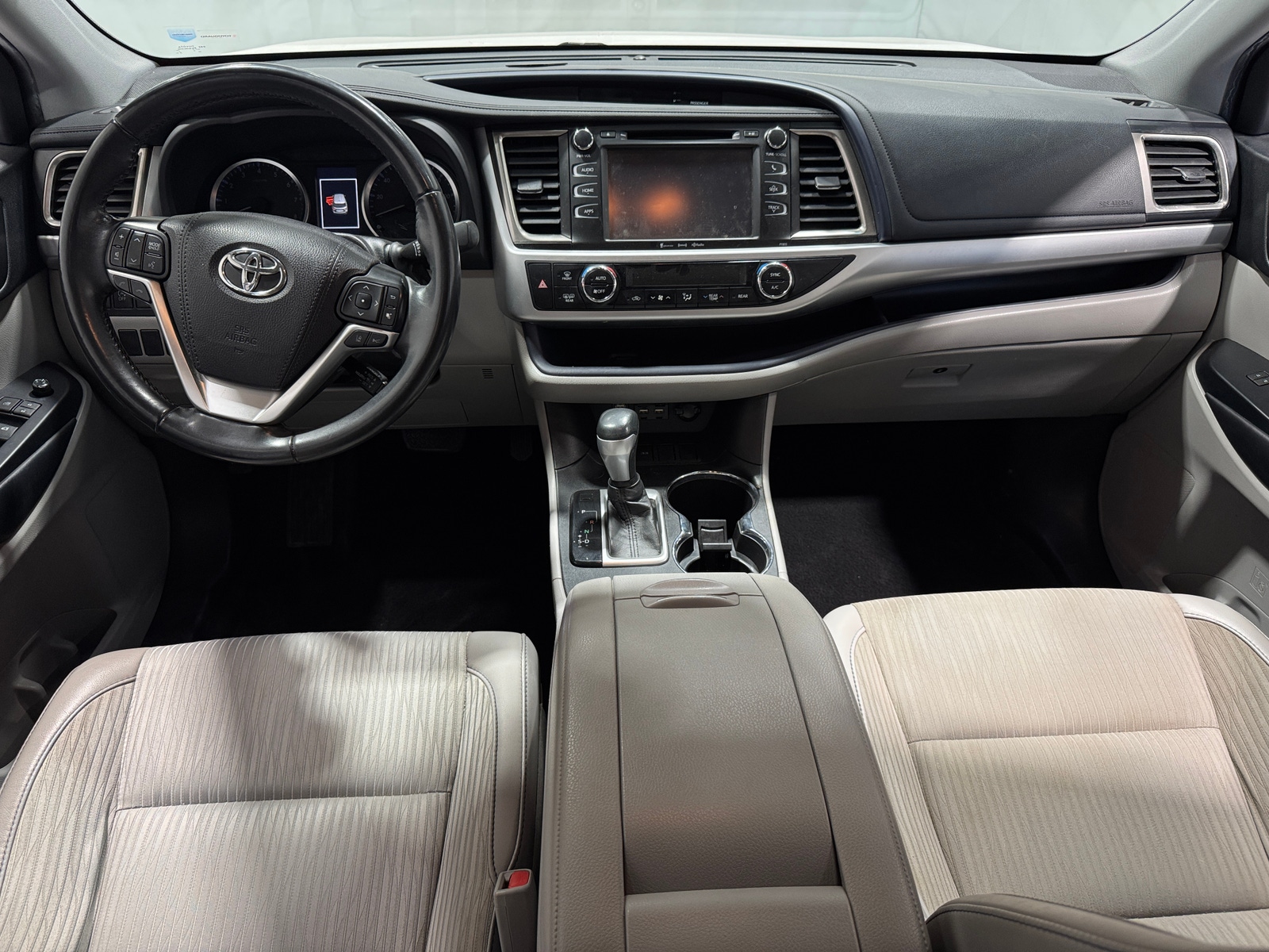 Thumbnail: 2019 Toyota Highlander - 2