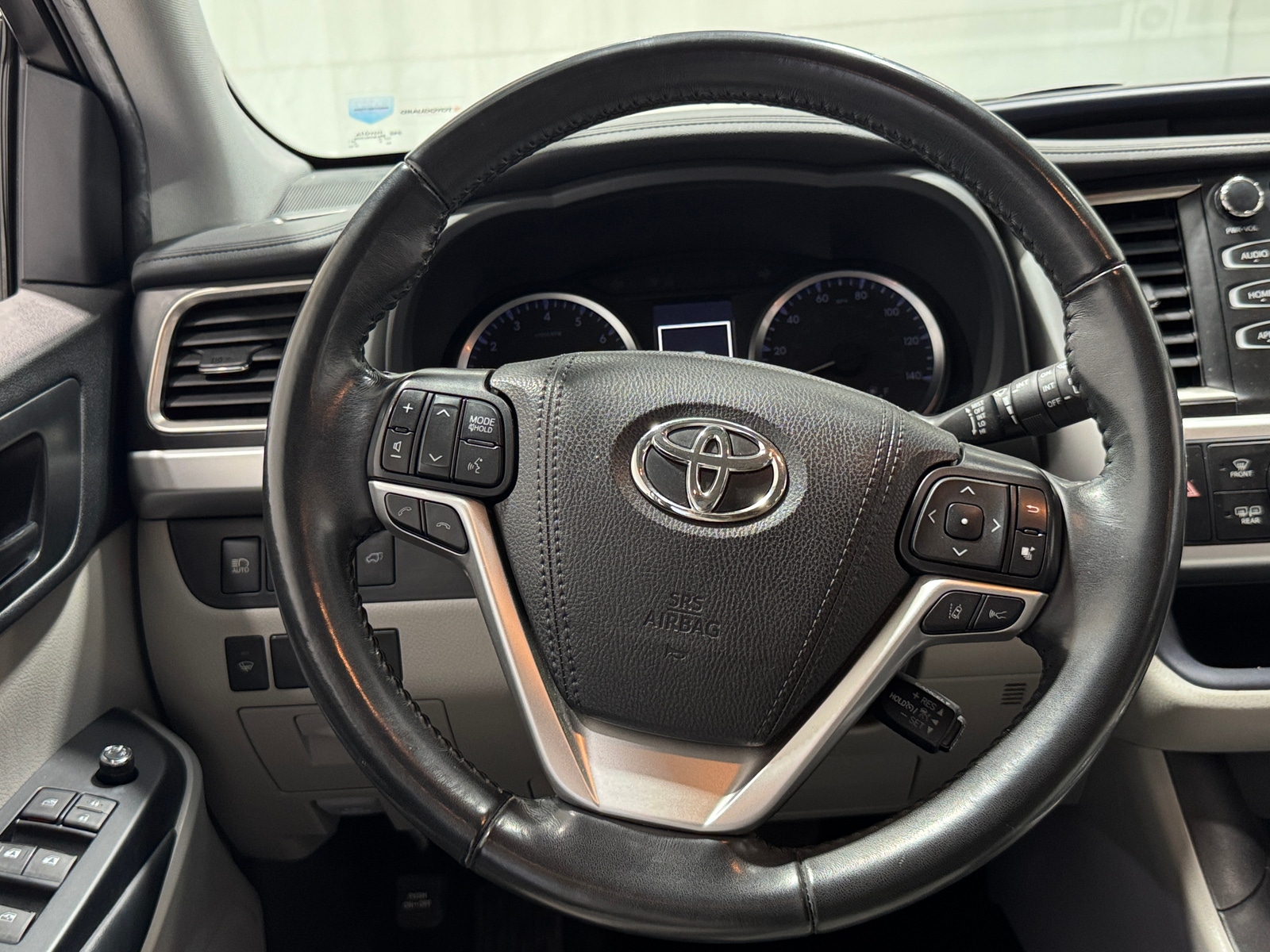 Thumbnail: 2019 Toyota Highlander - 4
