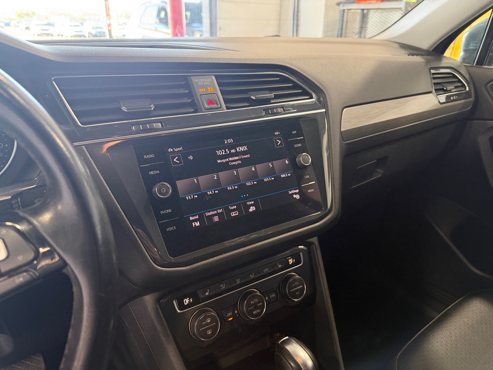 Thumbnail: 2019 Volkswagen Tiguan - 3