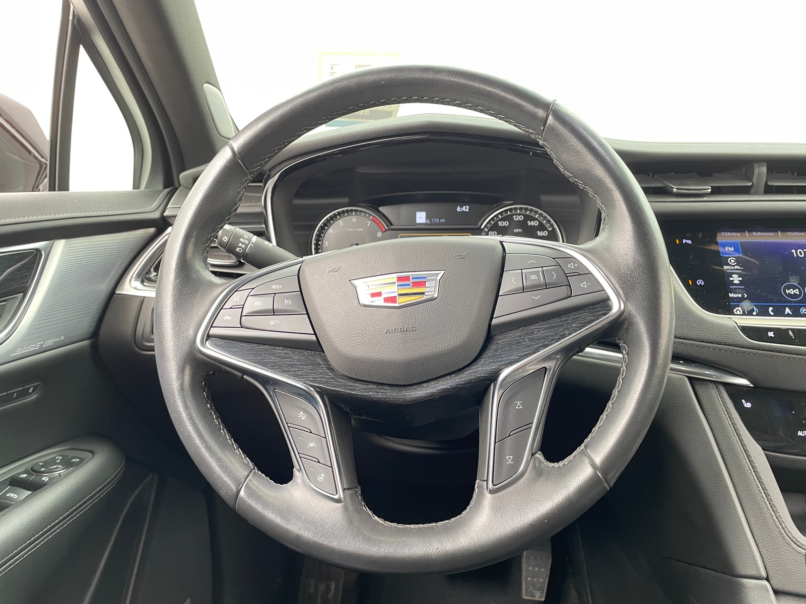 Thumbnail: 2021 Cadillac XT5 - 4