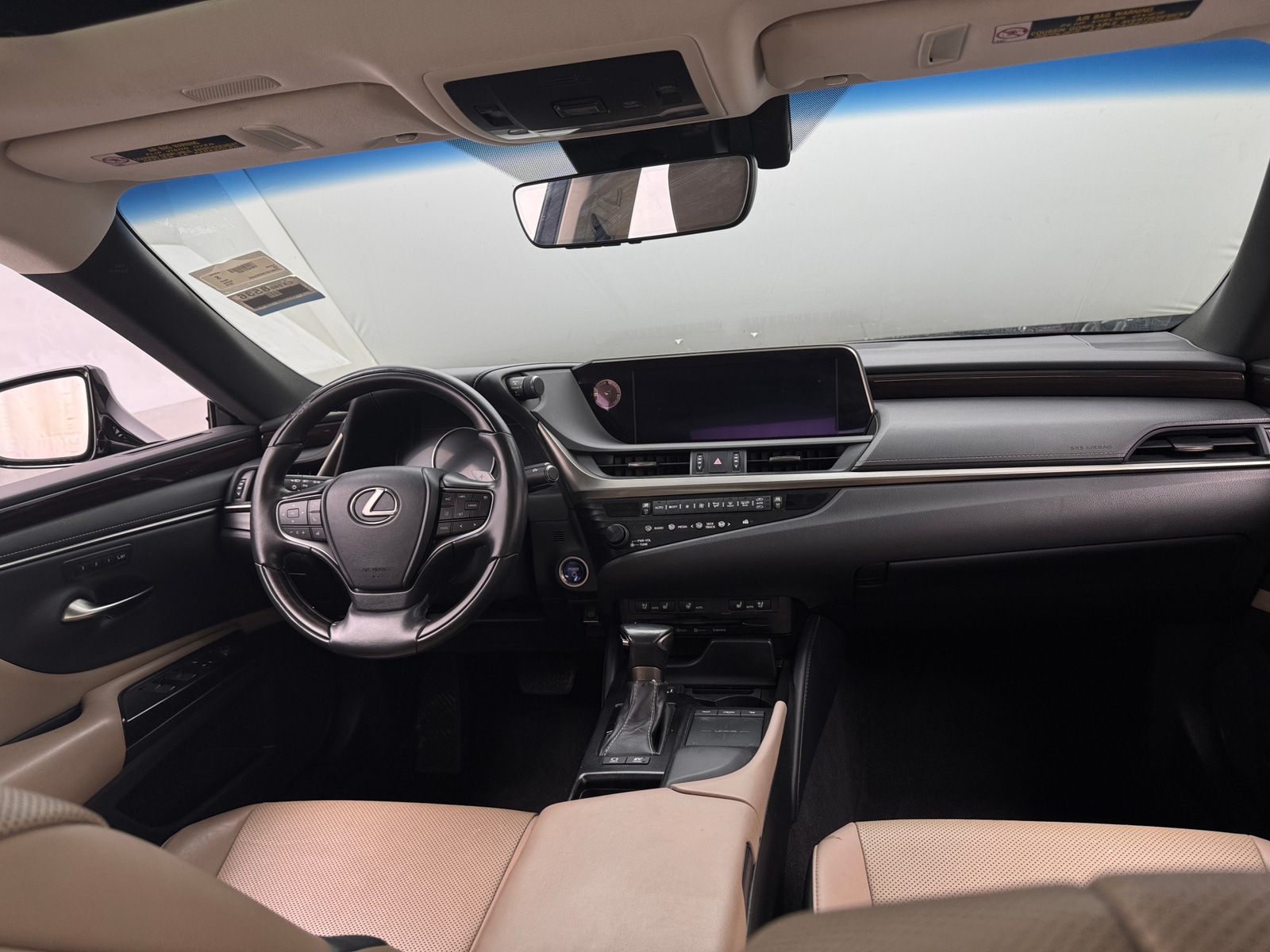 Thumbnail: 2019 Lexus ES - 2