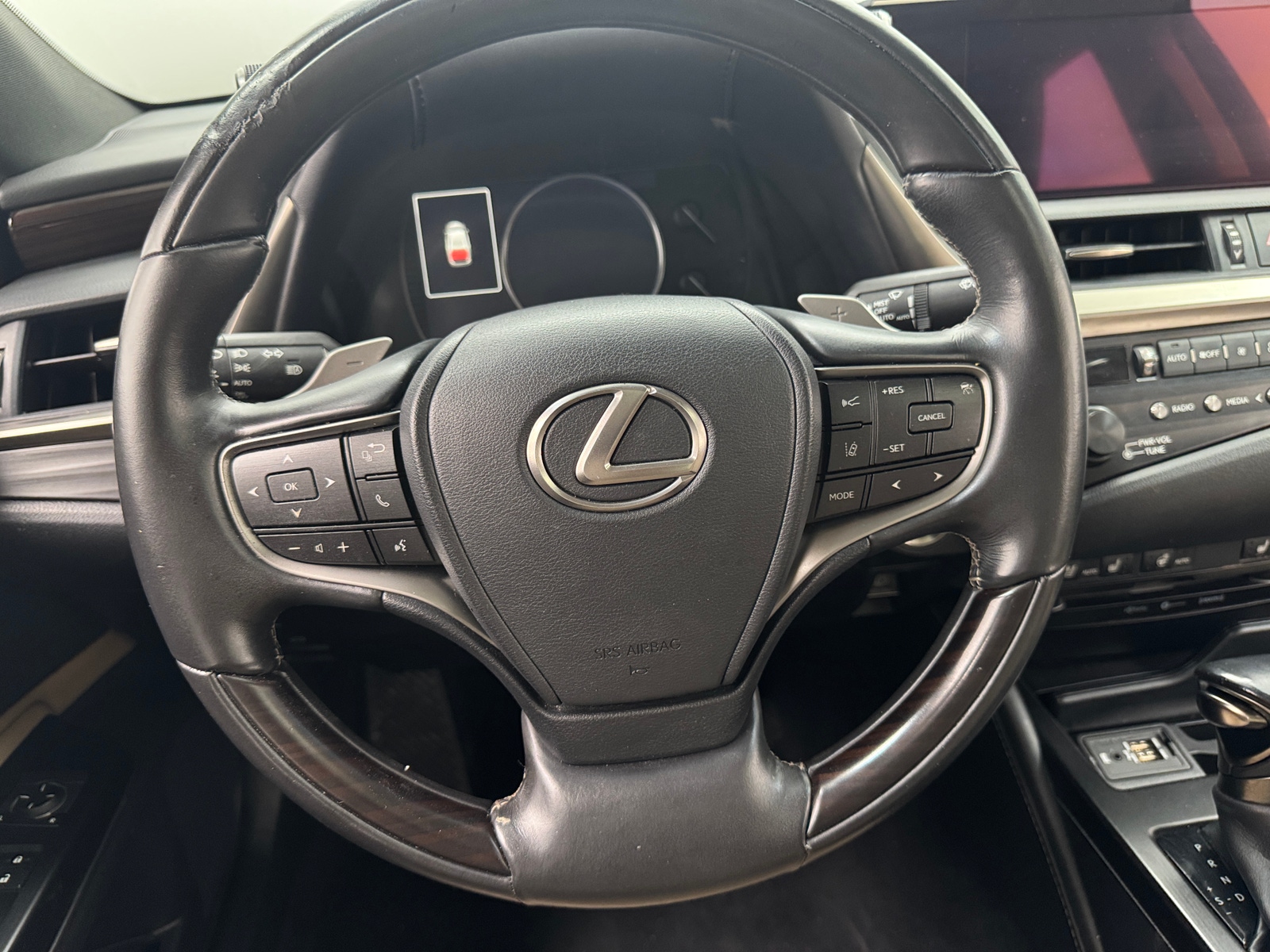 Thumbnail: 2019 Lexus ES - 4