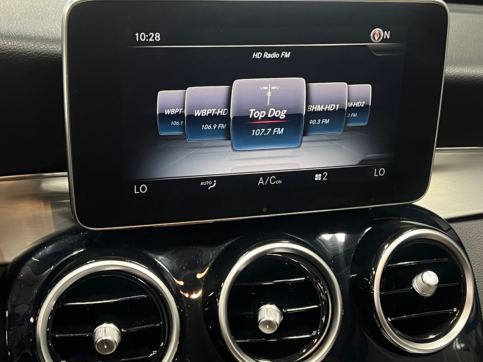 Thumbnail: 2016 Mercedes-Benz C-Class - 3