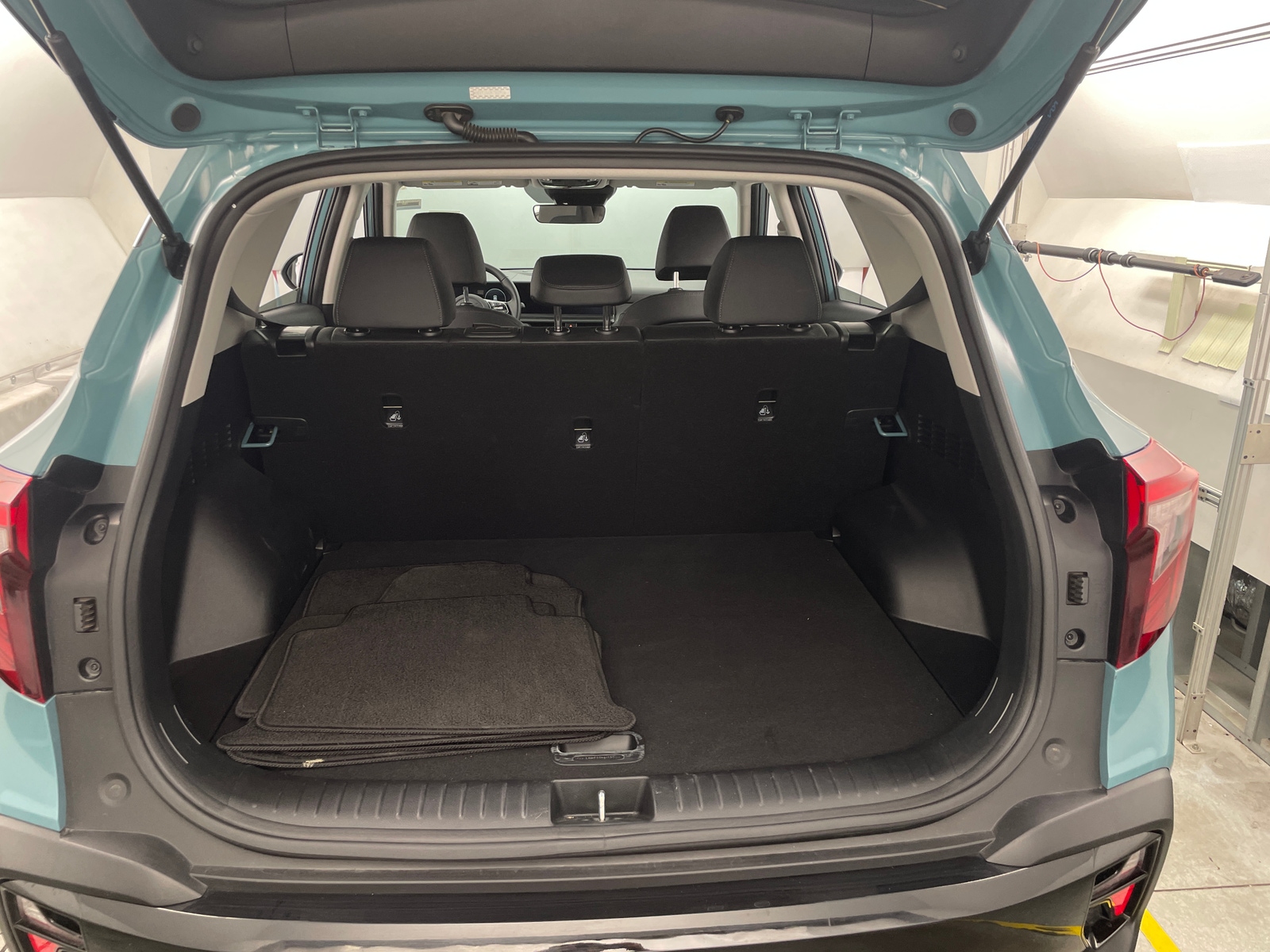 Thumbnail: 2024 Kia Seltos - 6