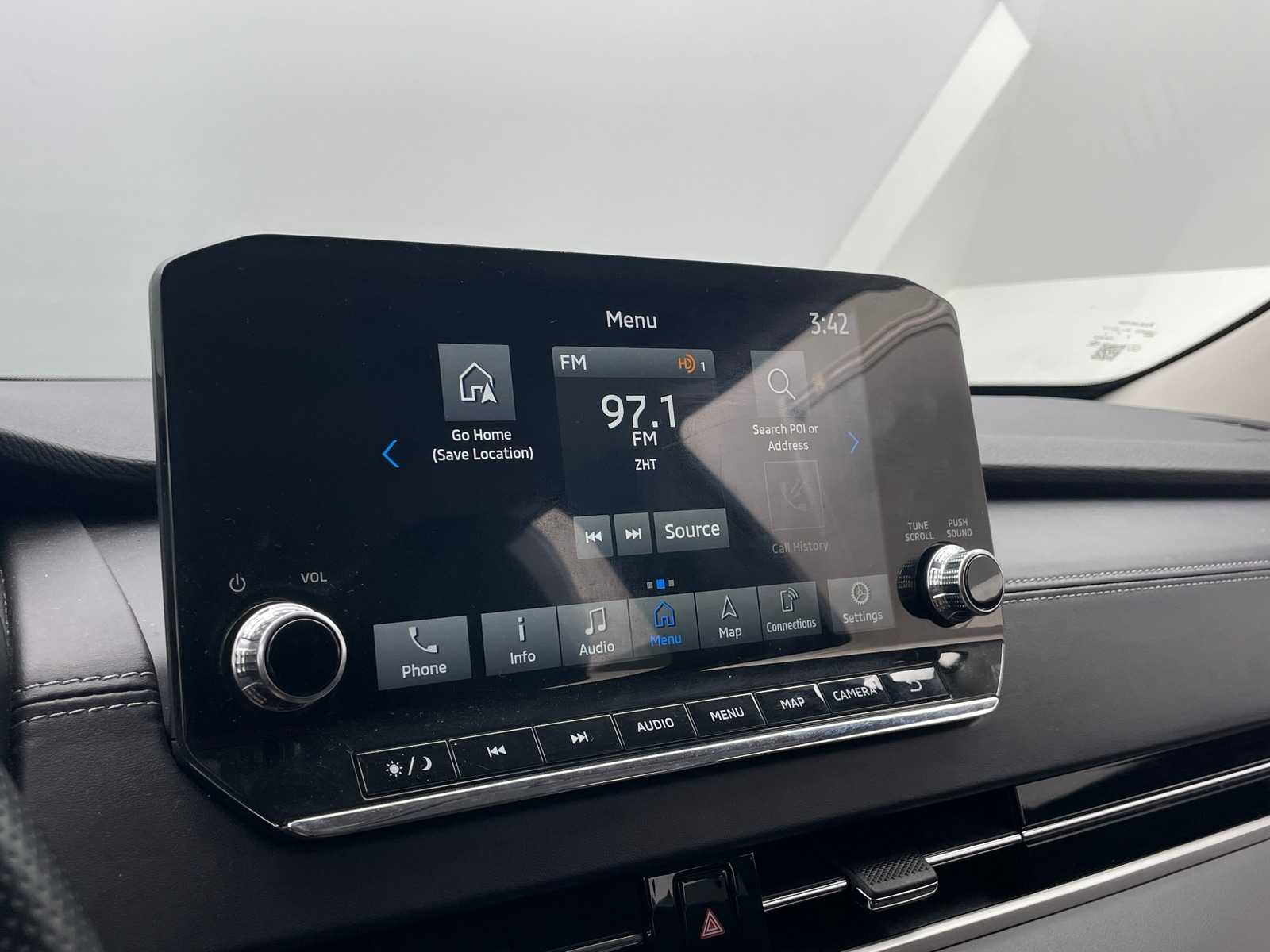 Thumbnail: 2024 Mitsubishi Outlander - 3