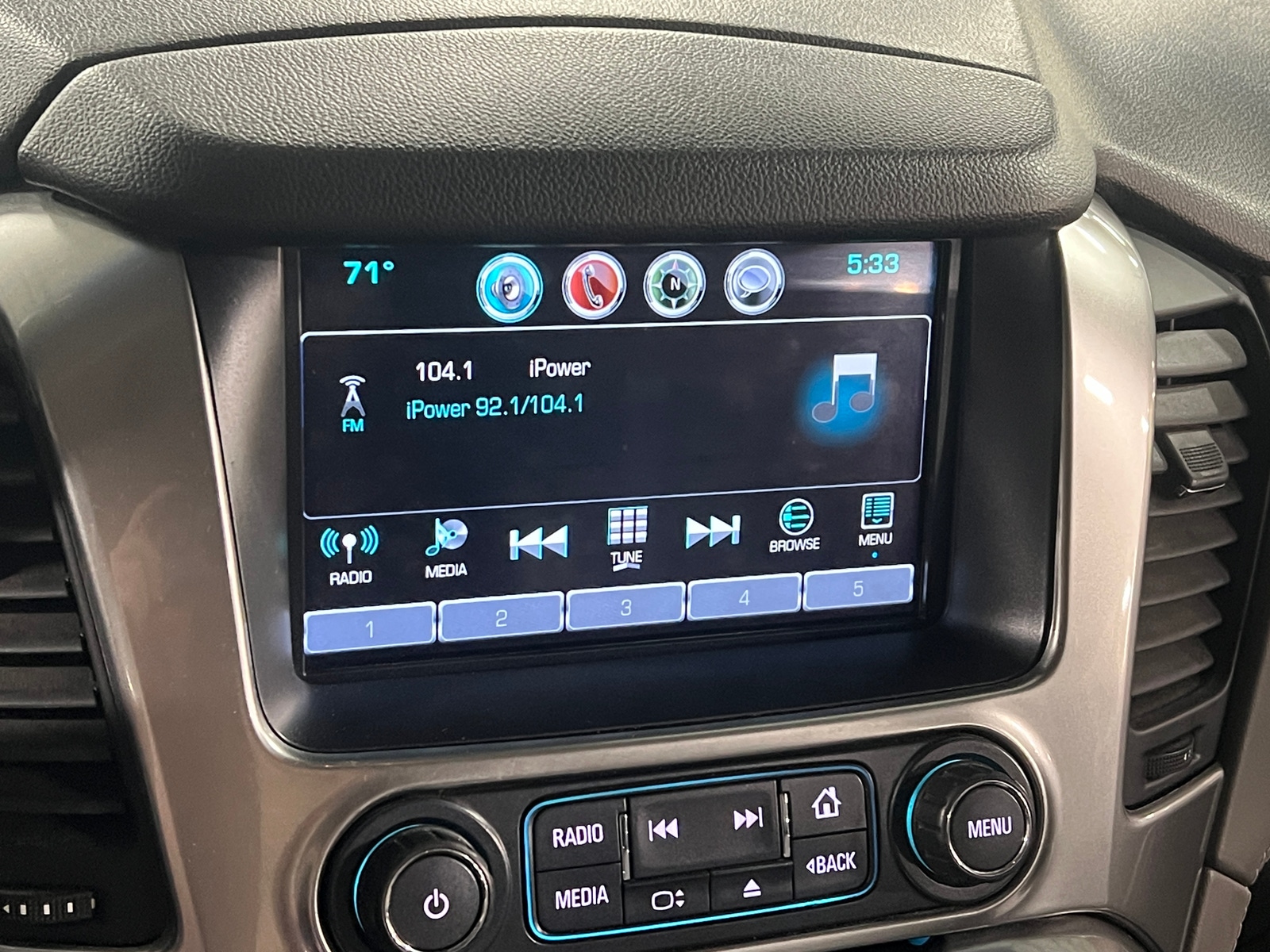 Thumbnail: 2017 Chevrolet Suburban - 3