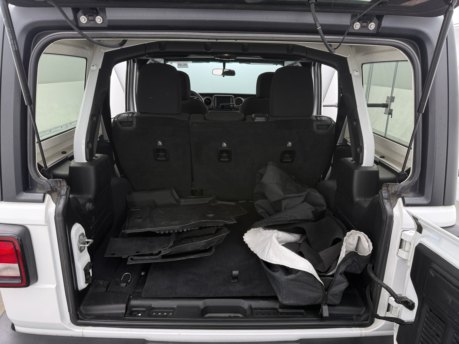 Thumbnail: 2018 Jeep Wrangler - 7