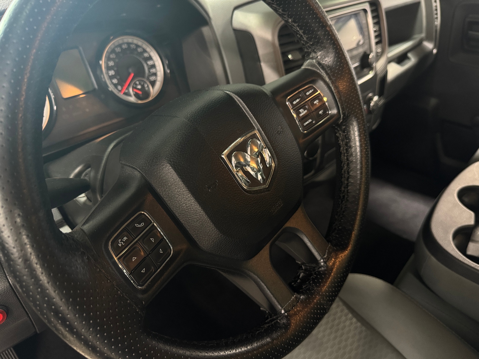 Thumbnail: 2019 RAM 1500 Classic - 5