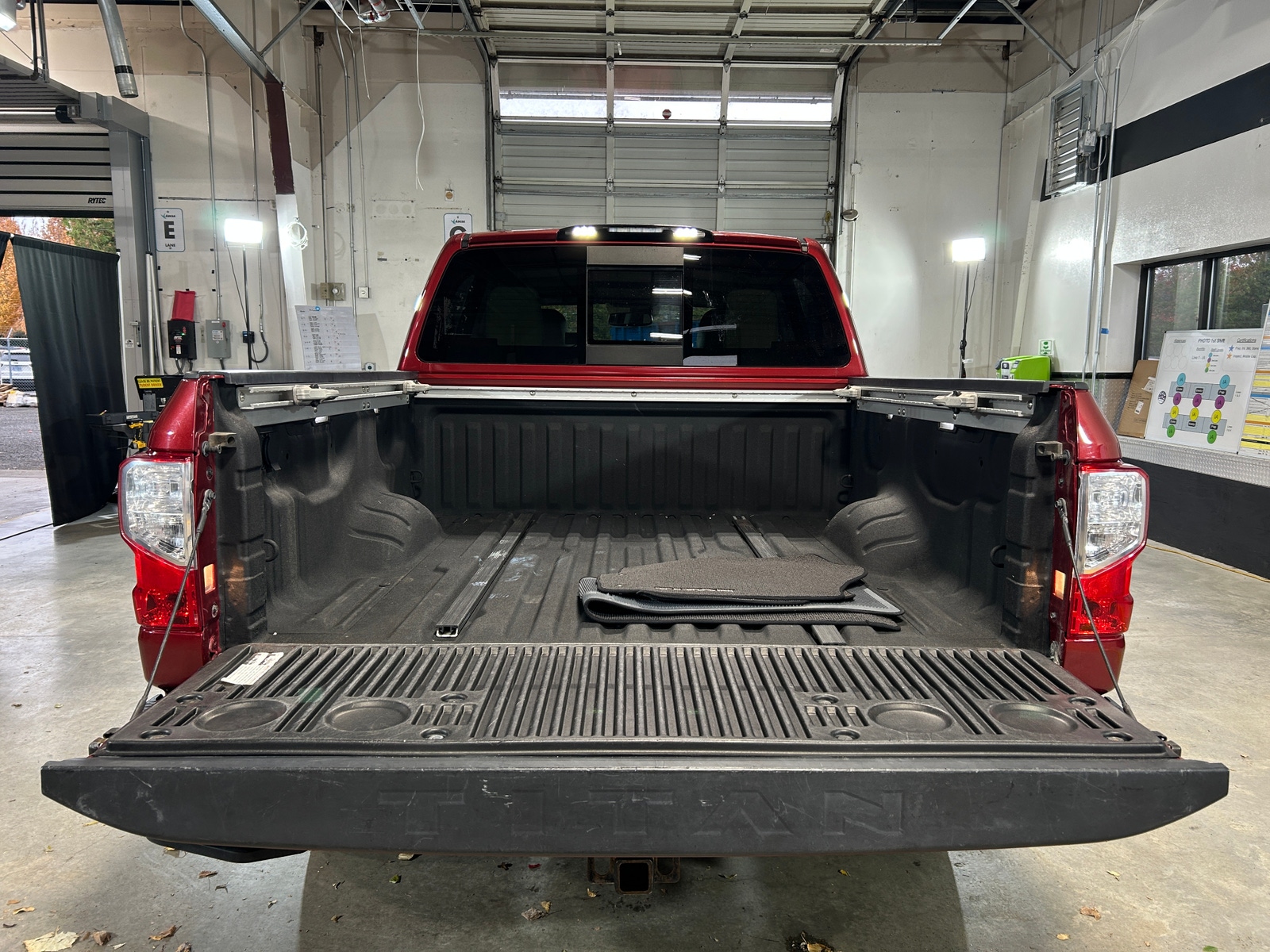 Thumbnail: 2019 Nissan Titan - 6