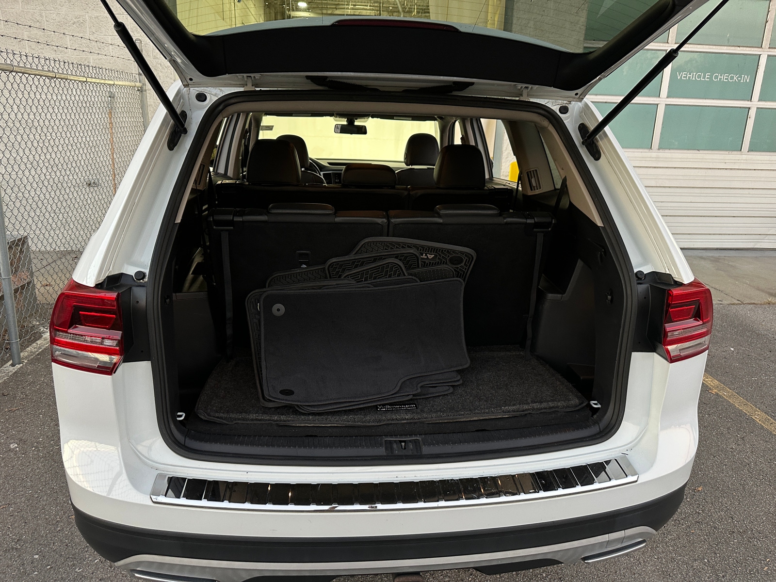 Thumbnail: 2019 Volkswagen Atlas - 6