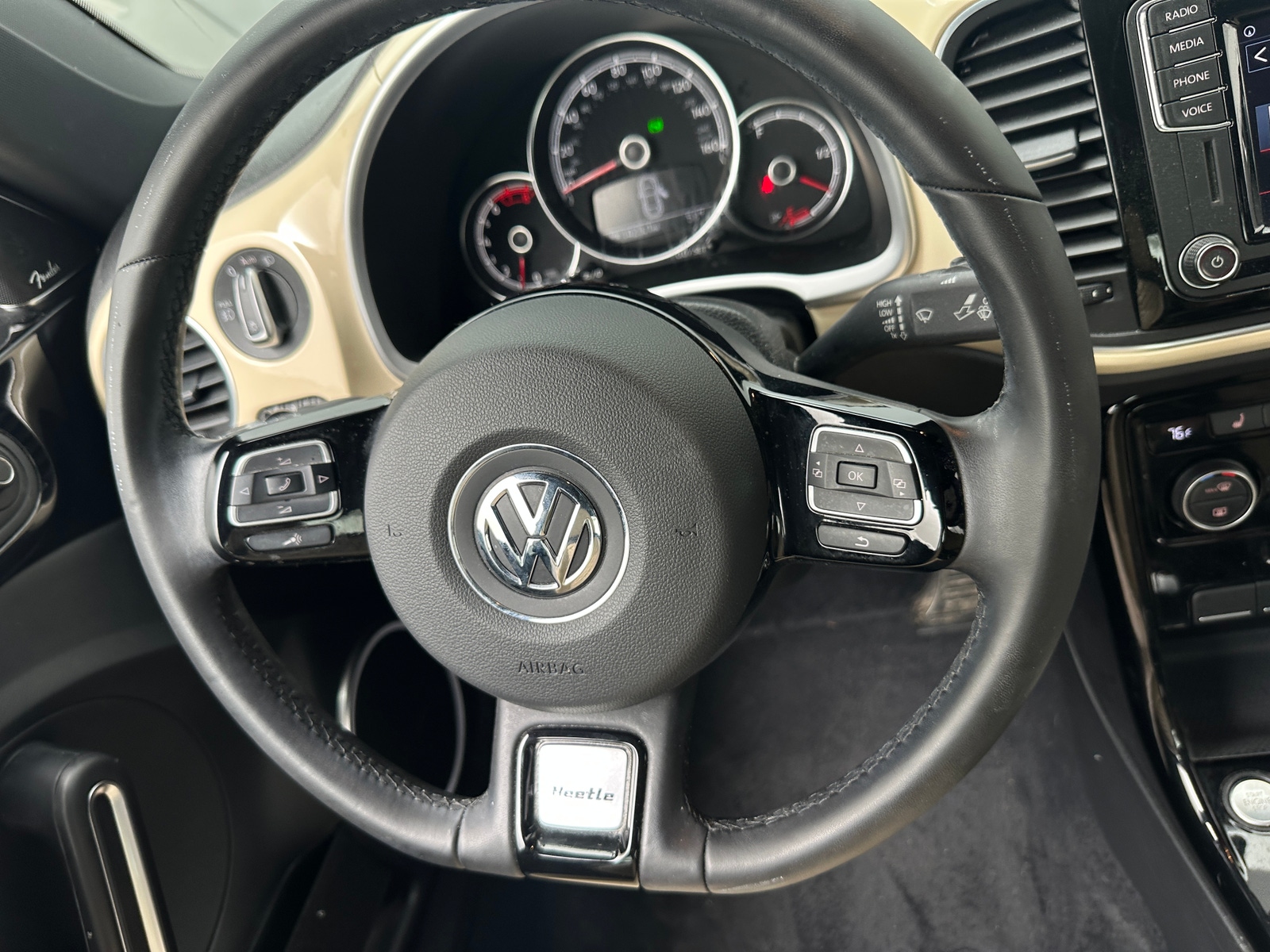 Thumbnail: 2019 Volkswagen Beetle - 4