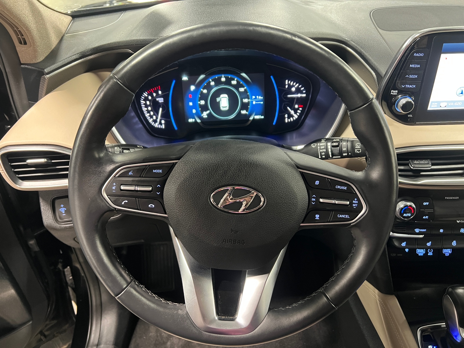 Thumbnail: 2020 Hyundai Santa Fe - 4