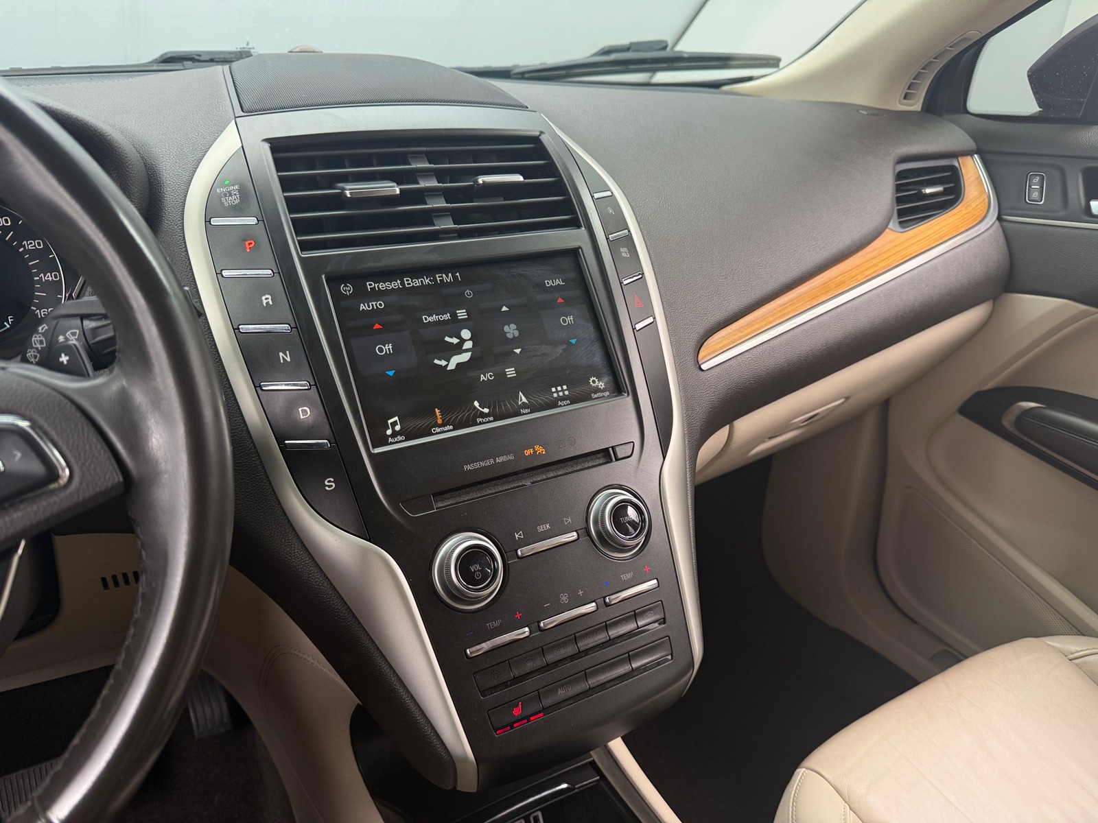 Thumbnail: 2018 Lincoln MKC - 3