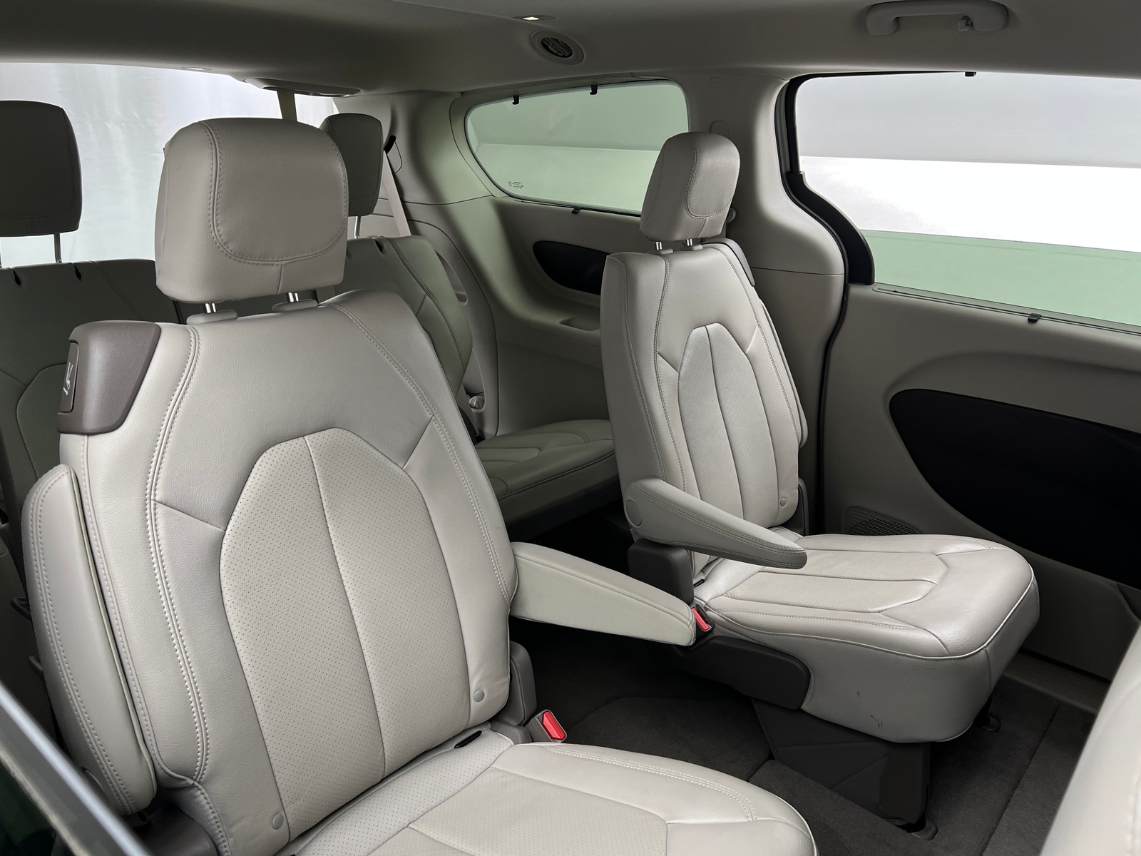 Thumbnail: 2021 Chrysler Pacifica - 5