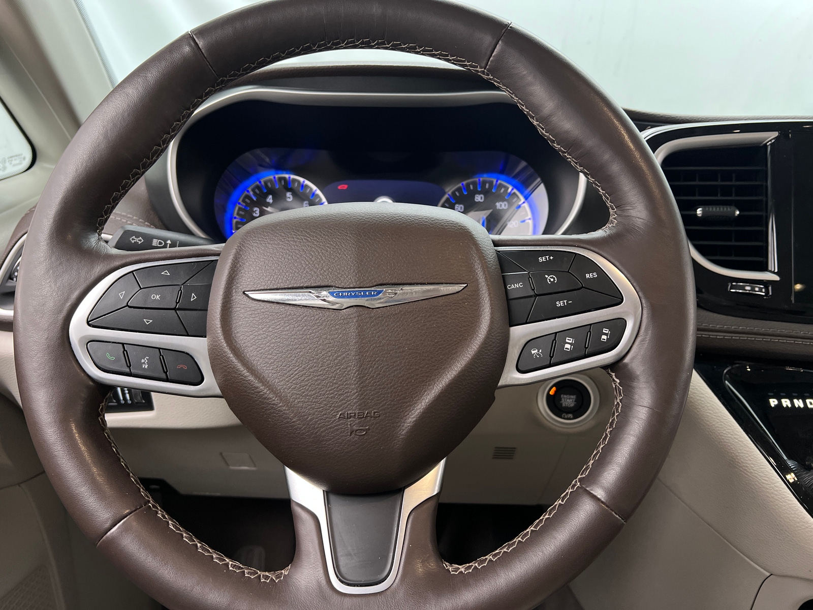 Thumbnail: 2021 Chrysler Pacifica - 4