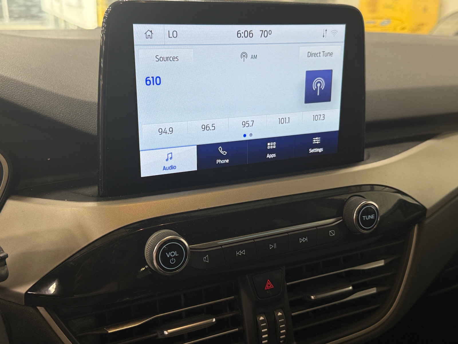 Thumbnail: 2022 Ford Escape - 4