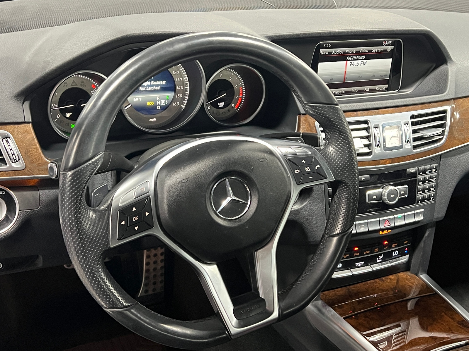 Thumbnail: 2014 Mercedes-Benz E-Class - 4